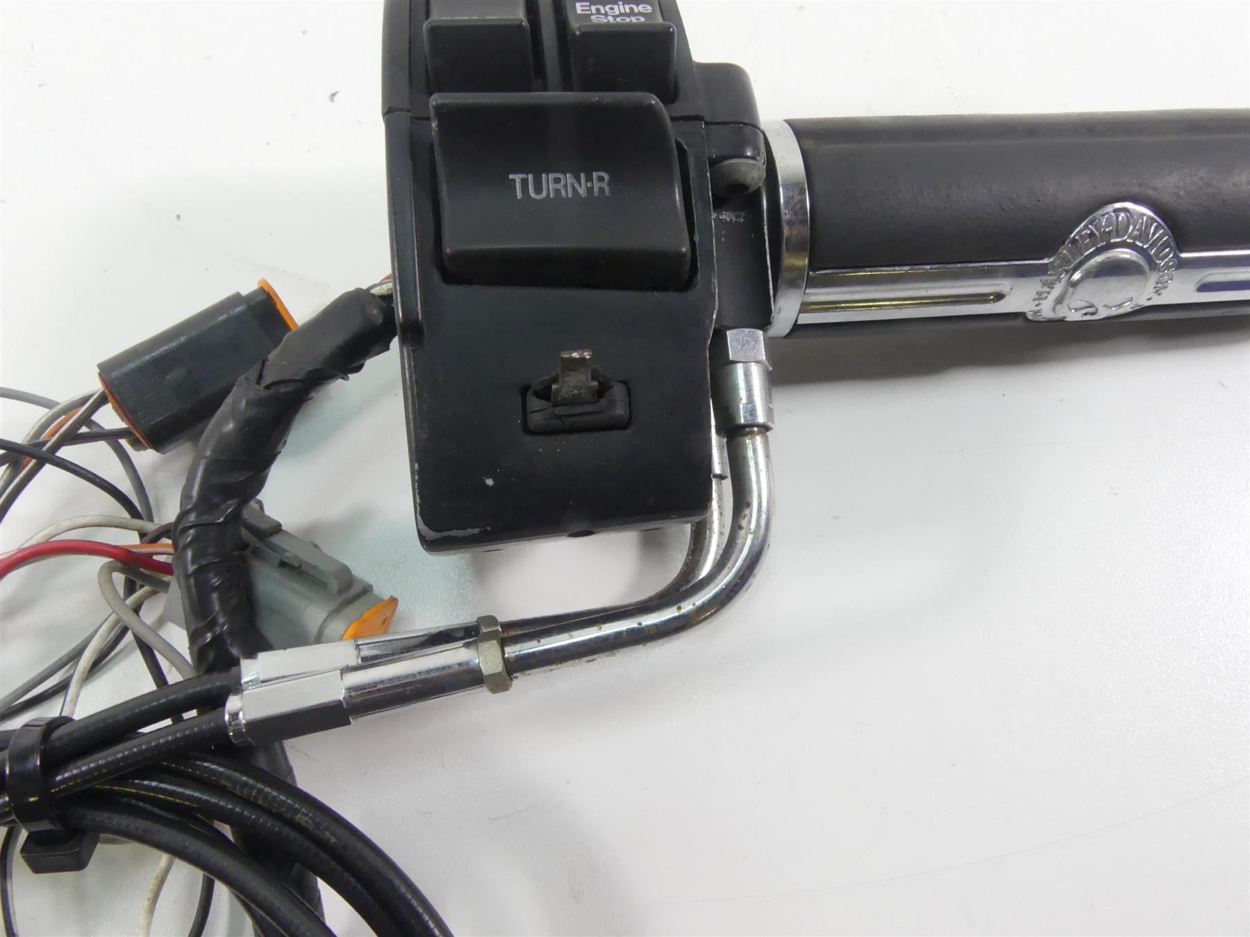 1995 Harley Touring FLHTCU Electra Glide Right Hand Control Switch Set 71589-92 {{ shop.shopifyCountryName }} - Mototech271