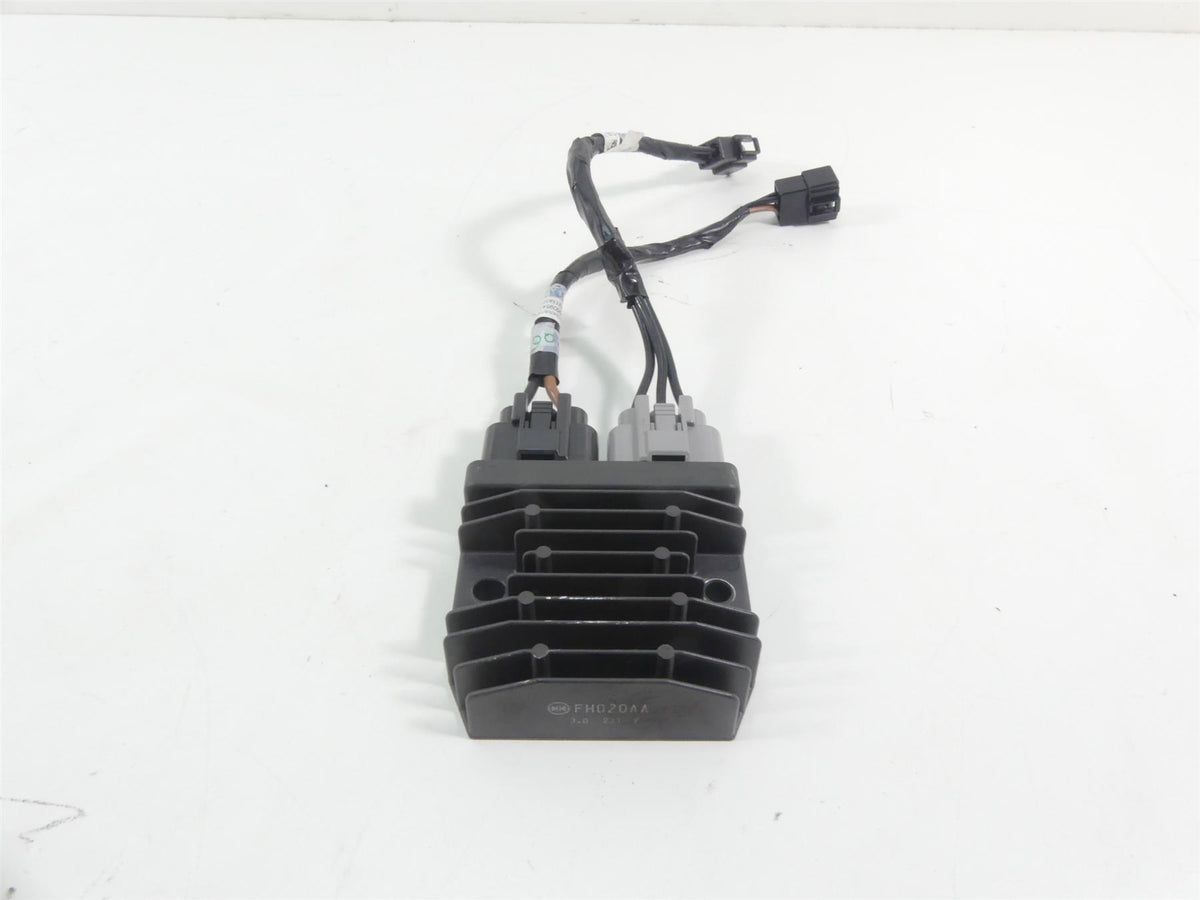 2015 Triumph 1050 Speed Triple R Rectifier Voltage Regulator T1300675 FH020AA {{ shop.shopifyCountryName }} - Mototech271