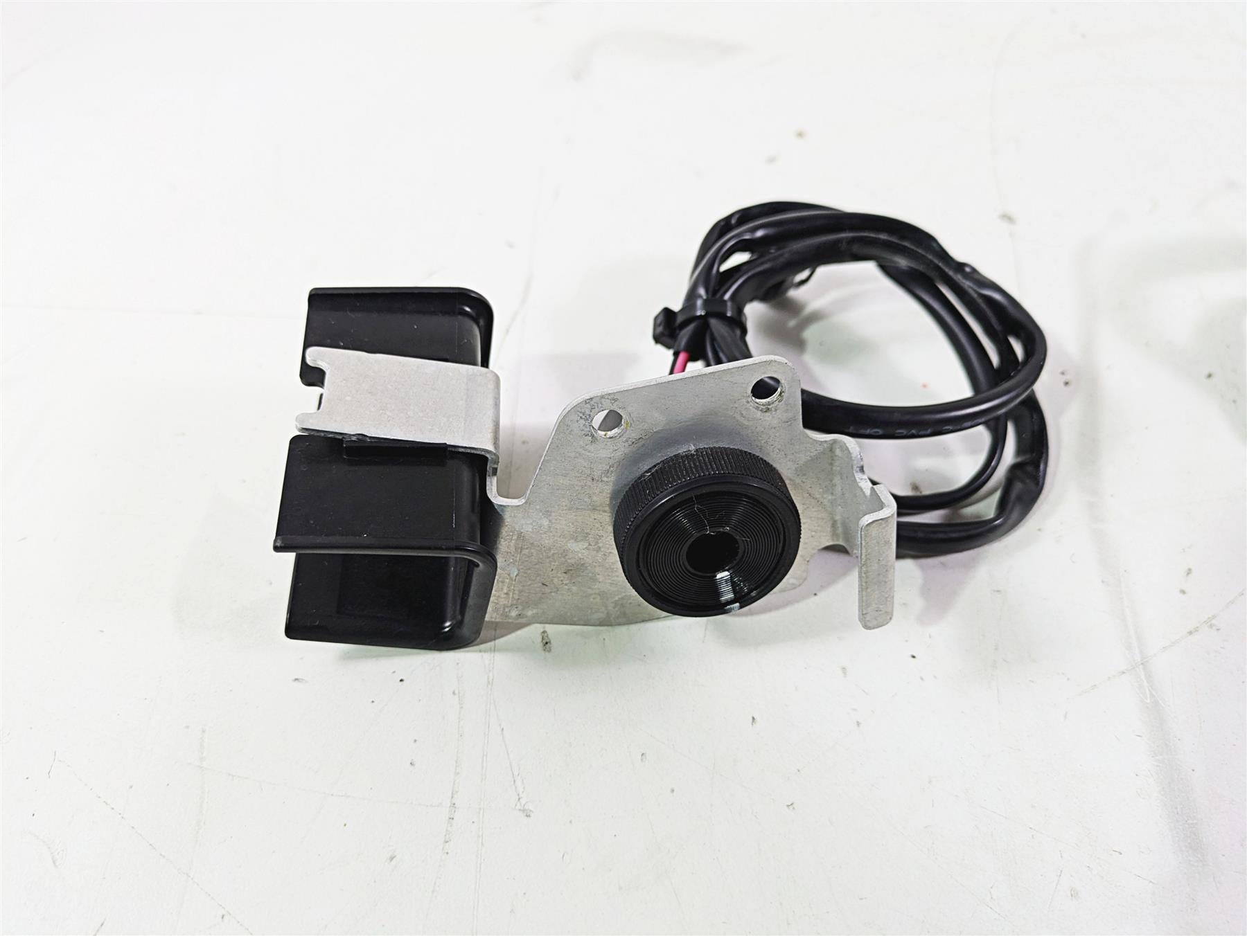 2020 Yamaha Waverunner VX1050 Deluxe Buzzer & Magnet Sensor F1S-68341-00-00 {{ shop.shopifyCountryName }} - Mototech271