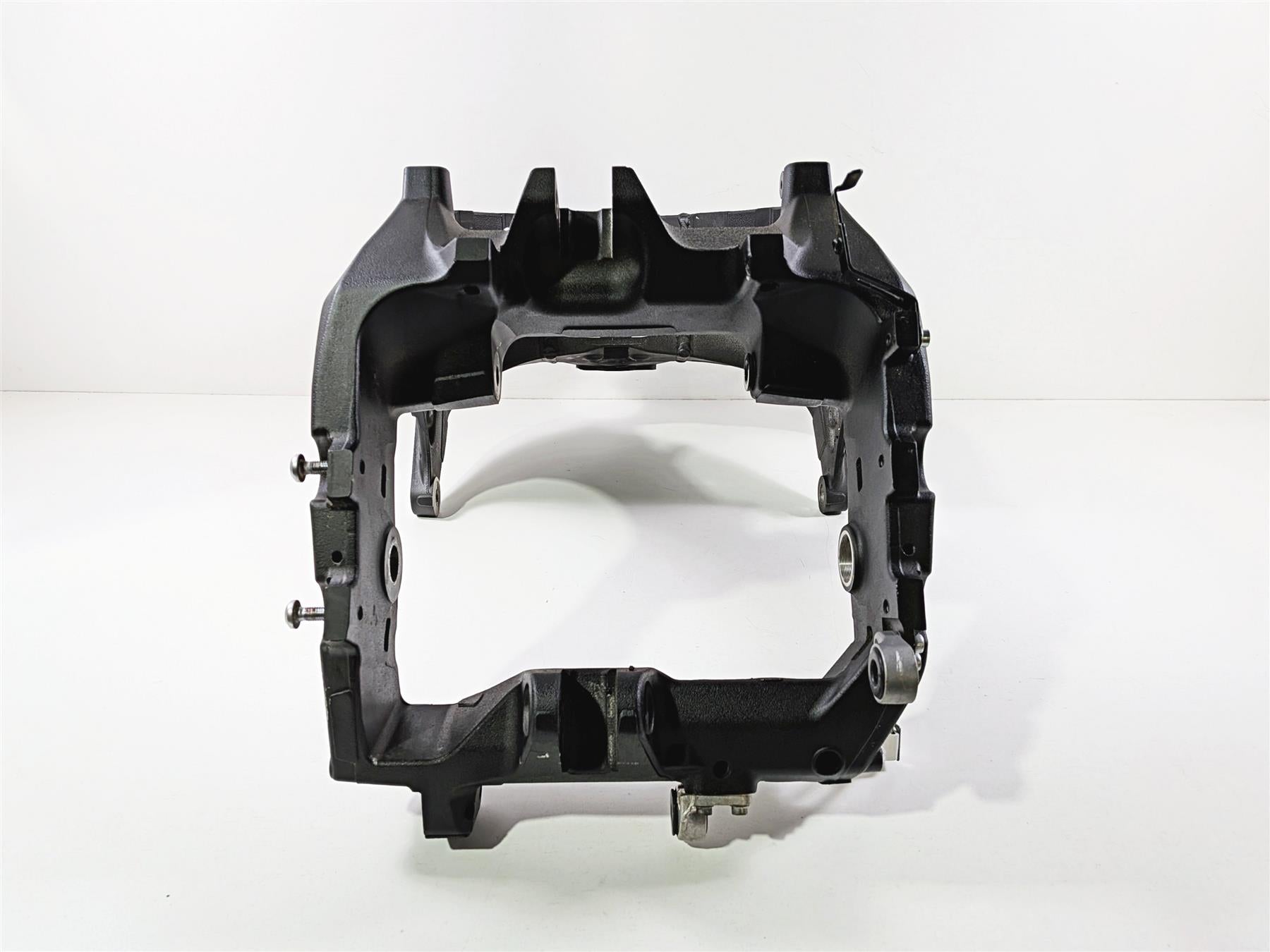 2016 Yamaha YZF R1 RN32 Main Frame Chassis - Damage - With Wisconsin Clear Title With Salvage History 2CR-21110-00-00 {{ shop.shopifyCountryName }} - Mototech271