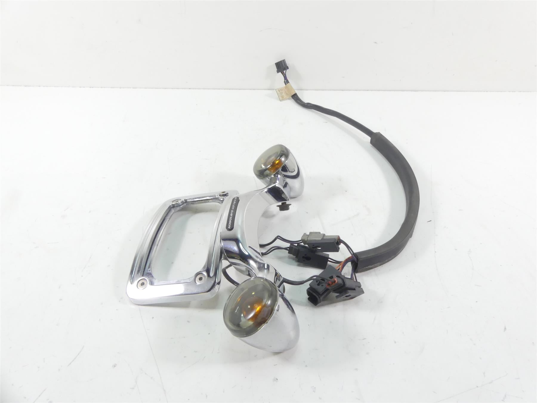 2007 Harley Touring FLHR SE CVO Road King Rear Blinker Bar Plate Holder 68629-05 {{ shop.shopifyCountryName }} - Mototech271