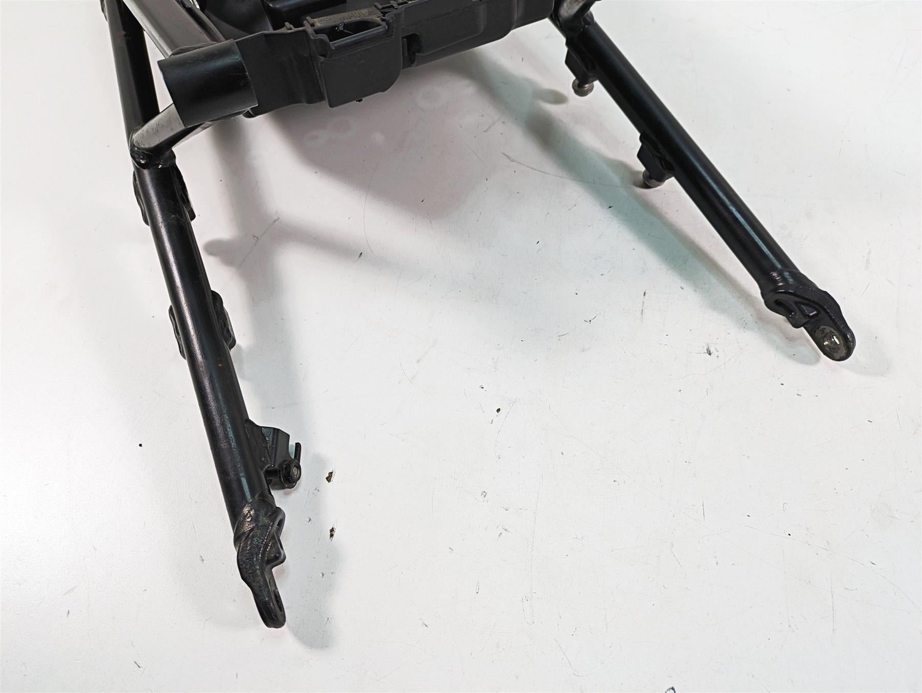 2016 BMW R1200R K53 Straight Subframe & Inner Fender 46518524784 46518524783 {{ shop.shopifyCountryName }} - Mototech271