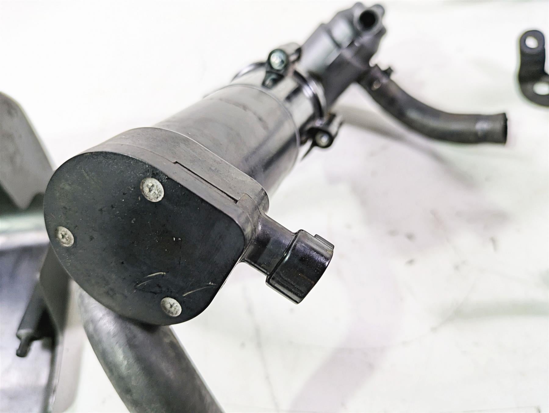 2015 Harley Touring FLHTKL E -Glide Low Water Pump & Cooling Lines Set 26600012 {{ shop.shopifyCountryName }} - Mototech271