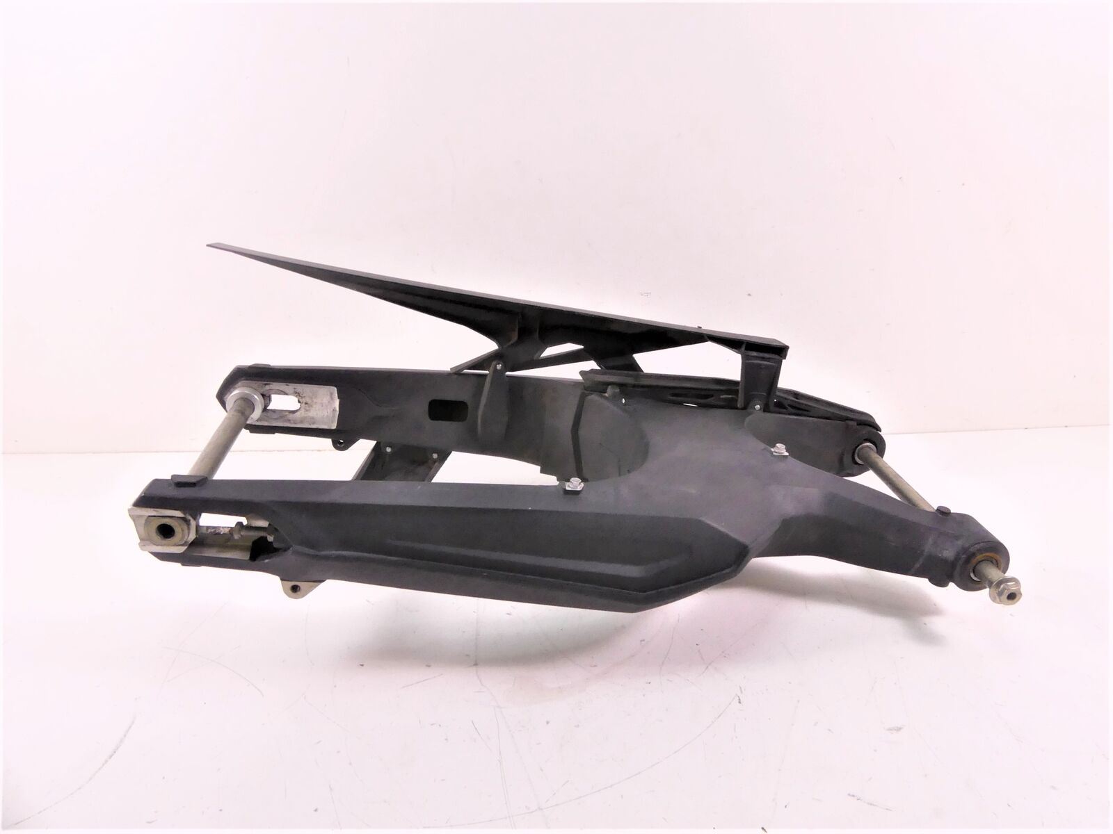 2014 Triumph Tiger 800 ABS Rear Suspension Swingarm Swing Arm + Axle T2052501 {{ shop.shopifyCountryName }} - Mototech271