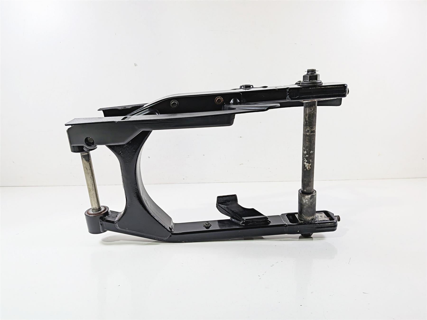 2007 Harley Dyna FXDB Street Bob Rear Swingarm Belt Guards 47820-06 {{ shop.shopifyCountryName }} - Mototech271