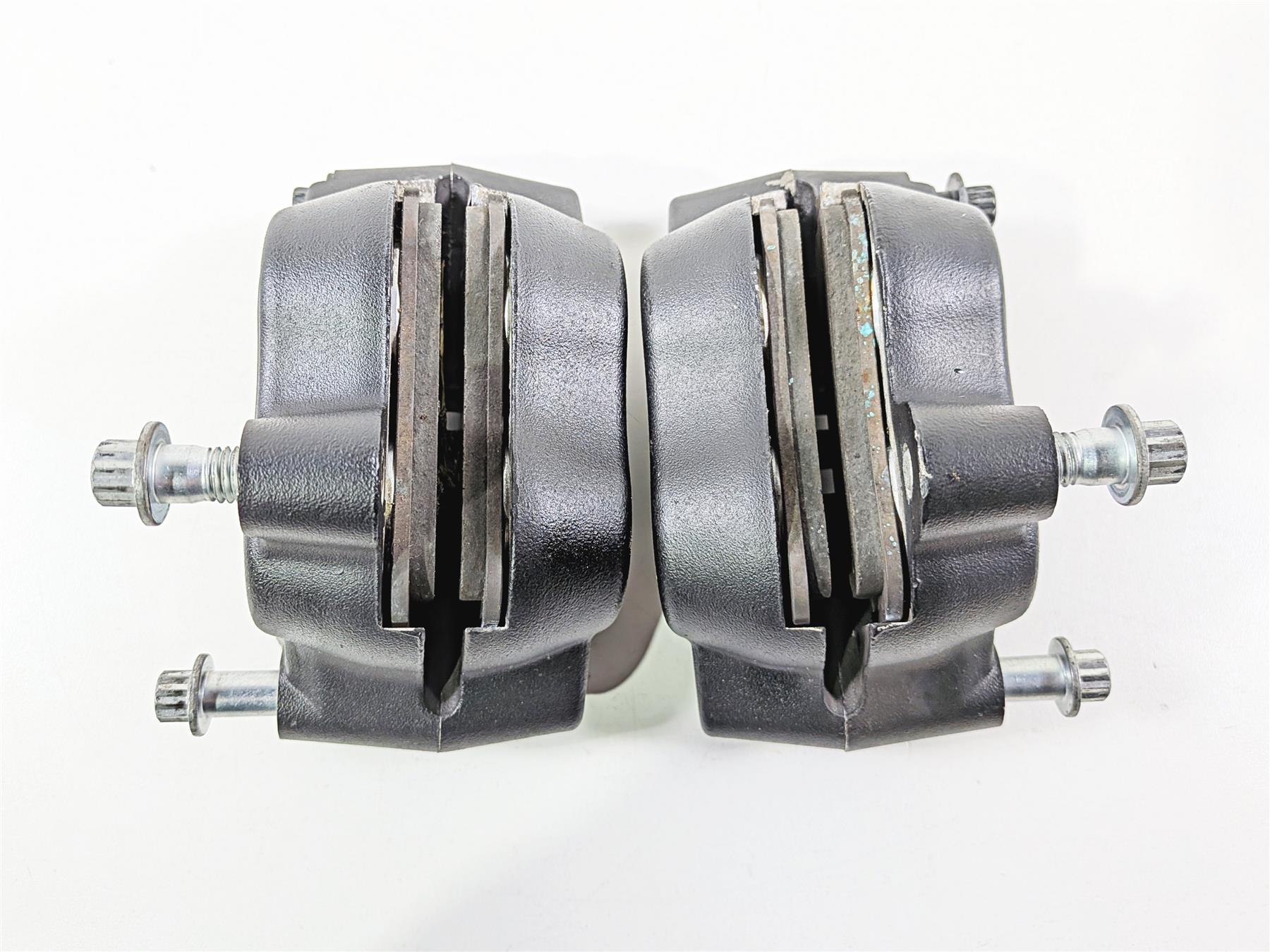 2011 Harley FXDF Dyna Fat Bob Dual Front Brake Caliper Set 44046-08 {{ shop.shopifyCountryName }} - Mototech271