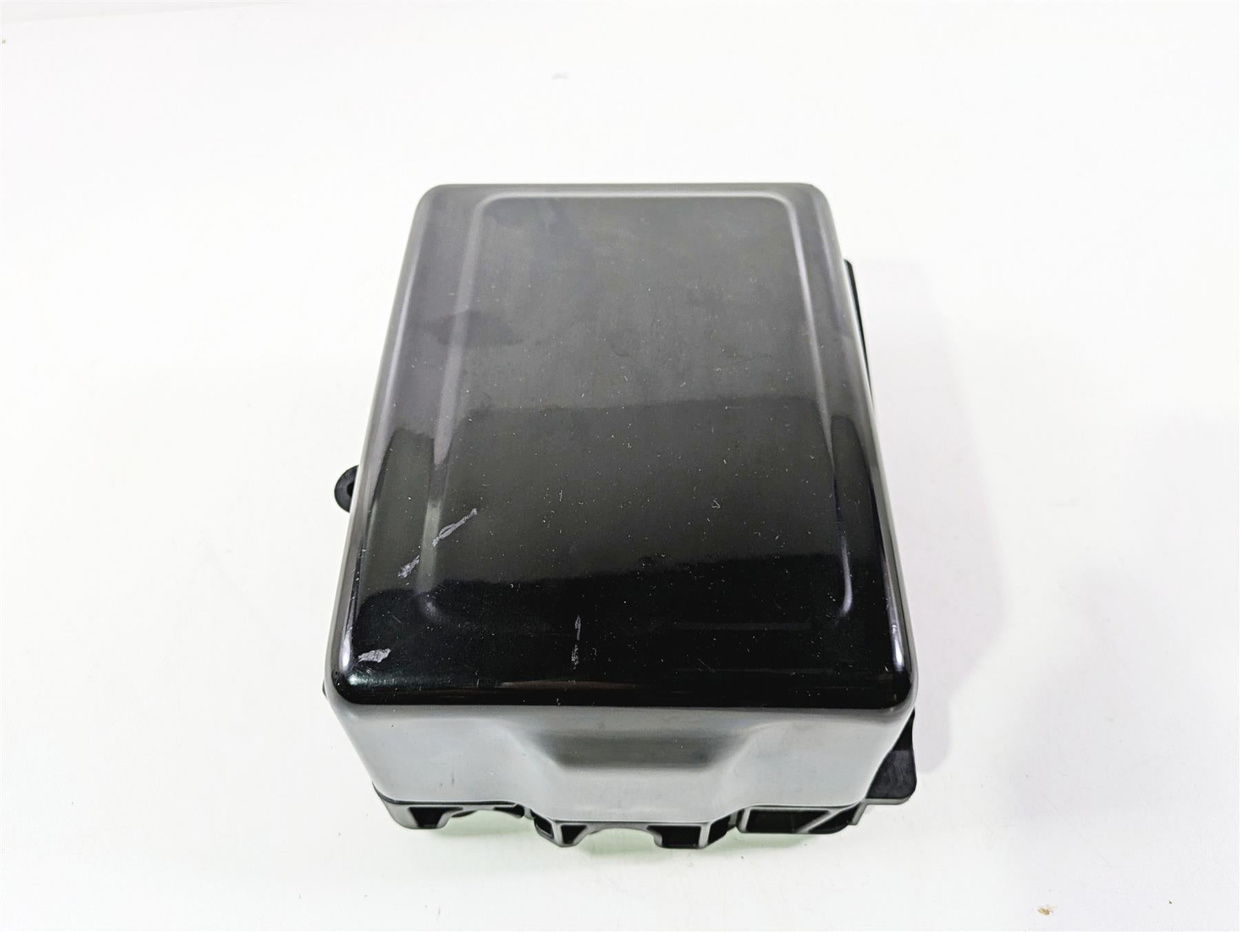 2017 Harley Dyna FXDB Street Bob Battery Carrier Tray Stay & Cover 70379-06B {{ shop.shopifyCountryName }} - Mototech271