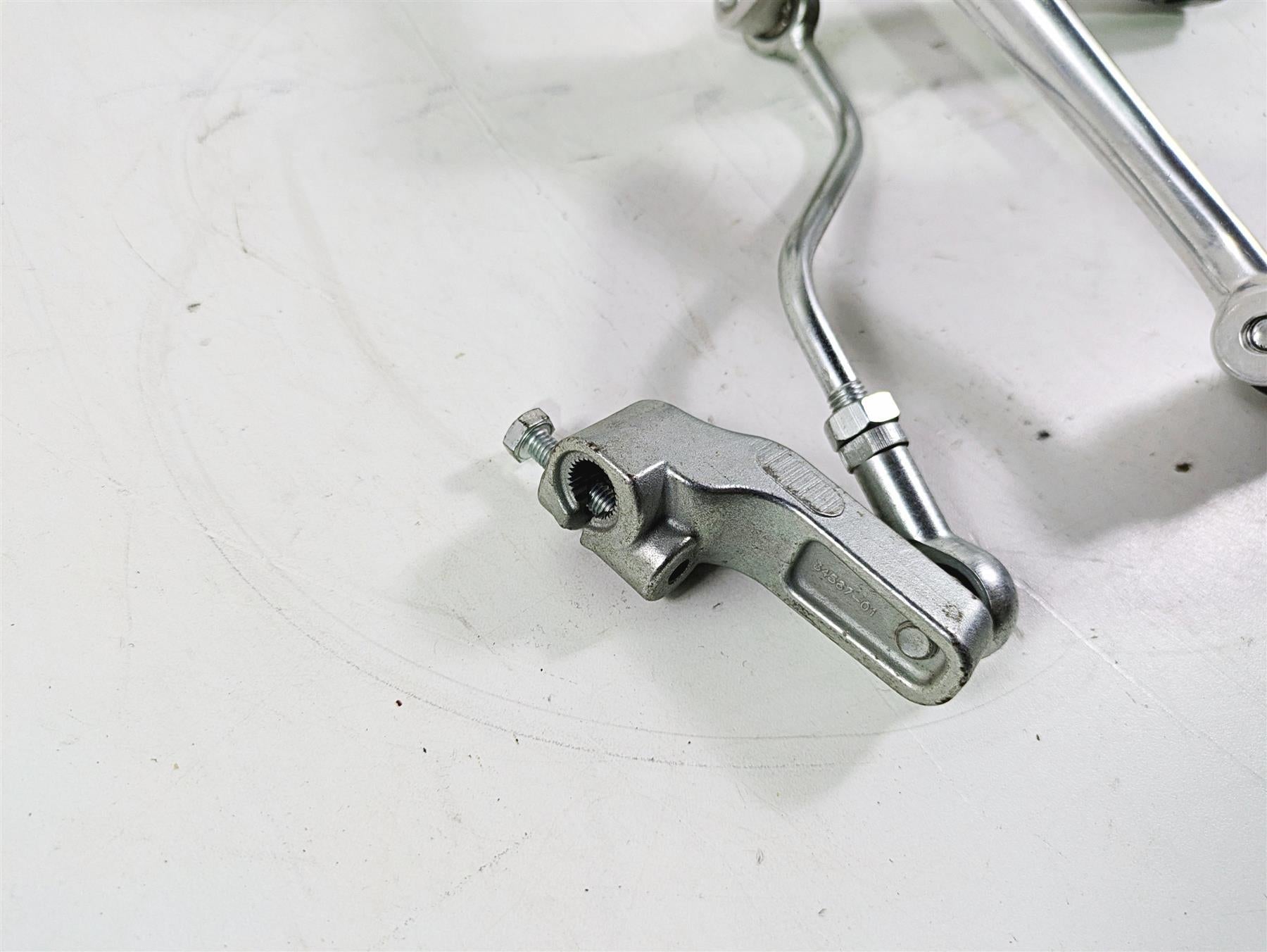 2006 Harley VRSCR Street V-Rod Left Front Footpeg & Shifter Parts 51090-06 {{ shop.shopifyCountryName }} - Mototech271