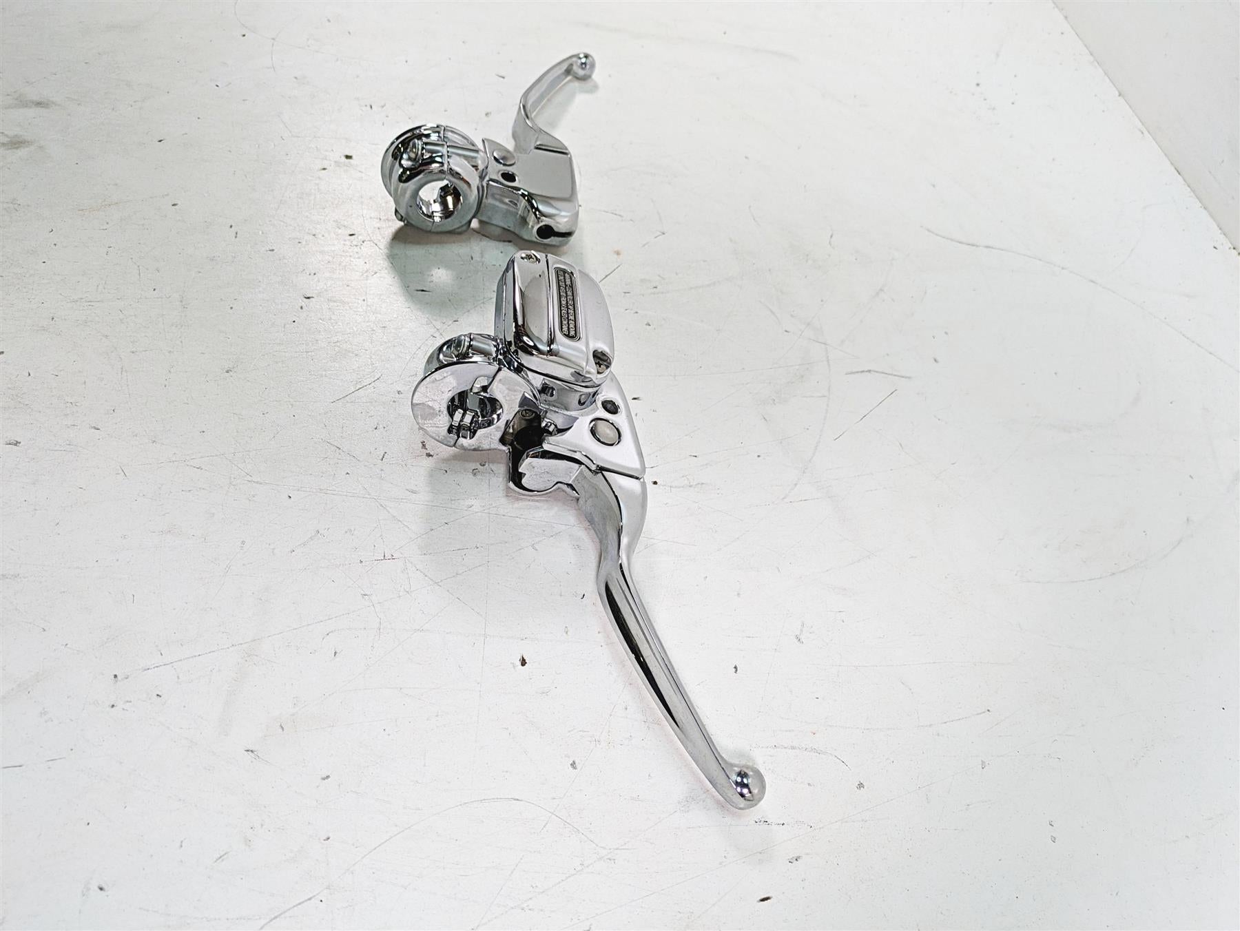 2010 Harley Touring FLHTCU Electra Glide Chrome Brake Clutch Lever Set 44551-08F {{ shop.shopifyCountryName }} - Mototech271