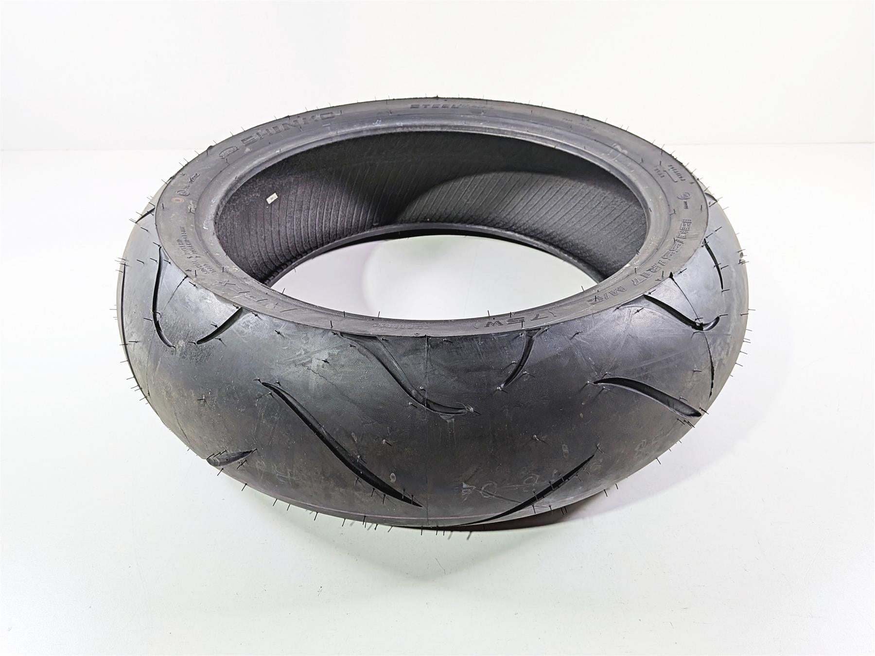 Unused Rear Motorcycle Tire Shinko 010 Apex 190/55R17 DOT25 87-4075-Mototech271