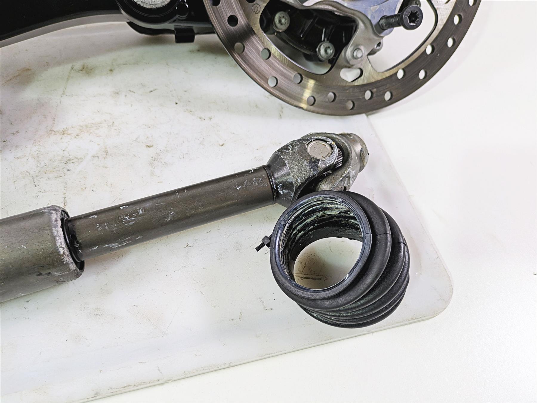 2022 BMW RnineT Pure K22 Differential Swingarm Drive Shaft 32/11 33118405267 {{ shop.shopifyCountryName }} - Mototech271