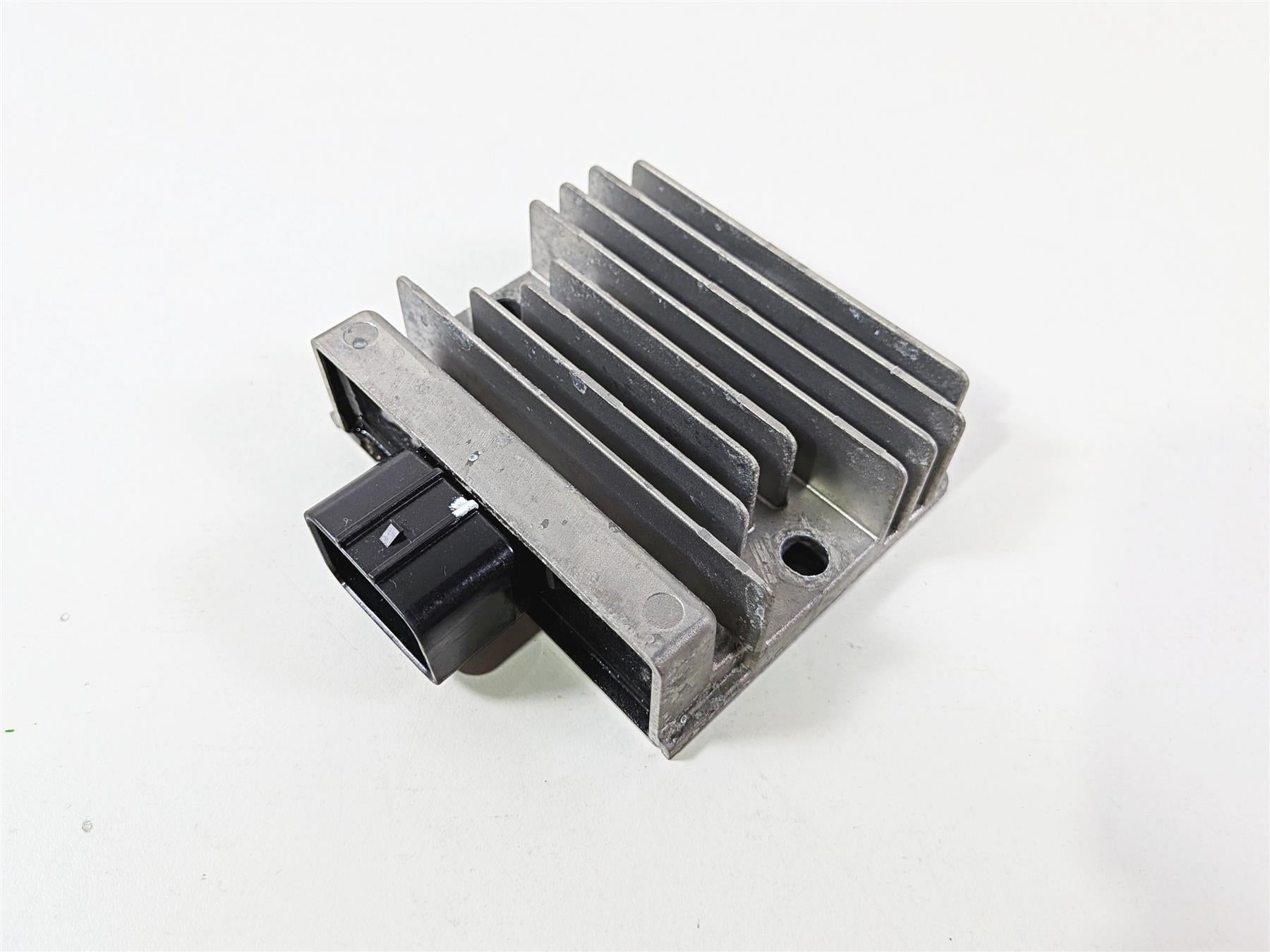 2024 Kawasaki EX500 Ninja 40th An. Rectifier Voltage Regulator 21066-0761 {{ shop.shopifyCountryName }} - Mototech271