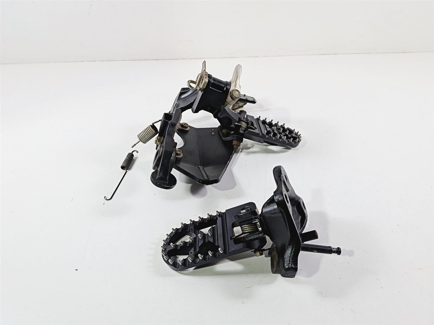 2017 Honda CRF1000 Africa Twin Left Right Front Foot Peg Set 50625-MJP-G50-Mototech271