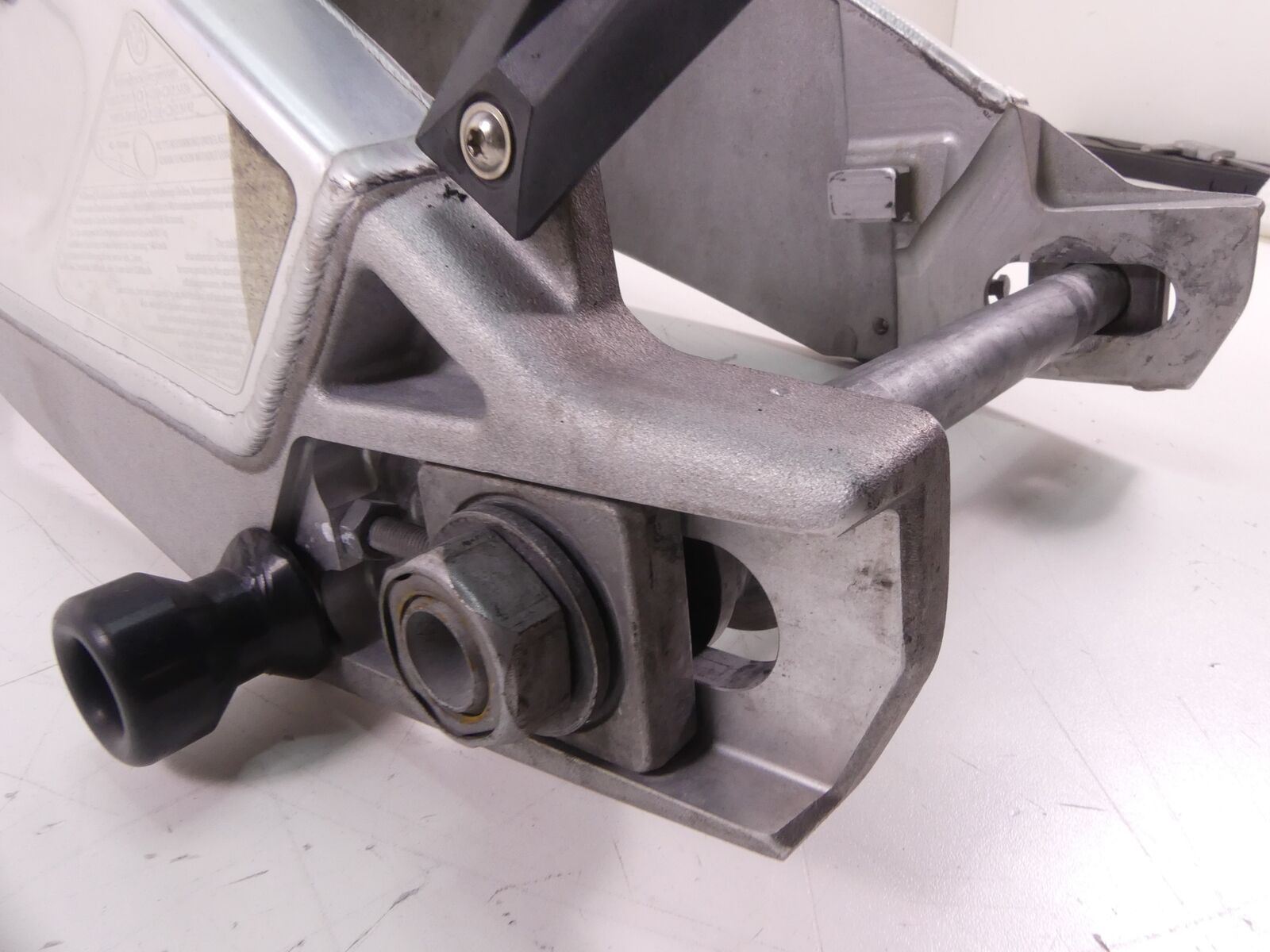 2014 BMW S1000RR K42 HP4 Rear Swing Arm Swingarm 28mm Axle 33358543490 {{ shop.shopifyCountryName }} - Mototech271