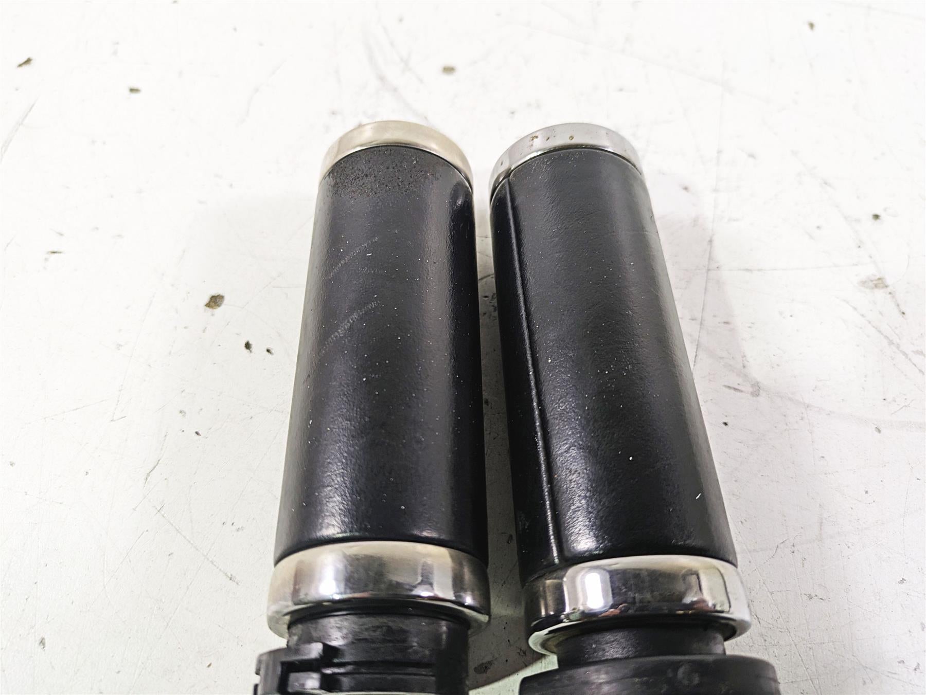 2005 Harley Softail FLSTFSE CVO Fat Boy Left Right Hand Grip Set 56020-98A {{ shop.shopifyCountryName }} - Mototech271