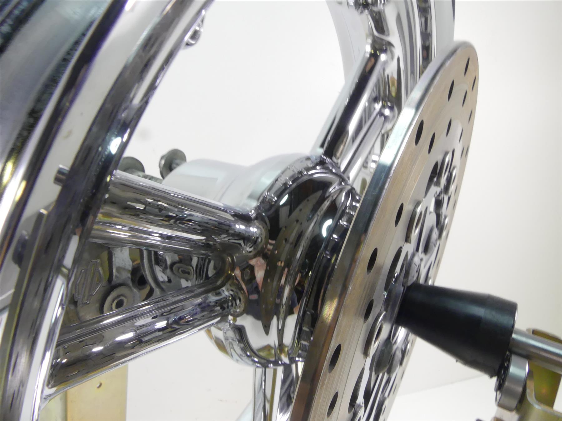 2004 Harley FLHTC SE CVO Electra Glide Rear Wheel Rim 16x3 43482-04 {{ shop.shopifyCountryName }} - Mototech271