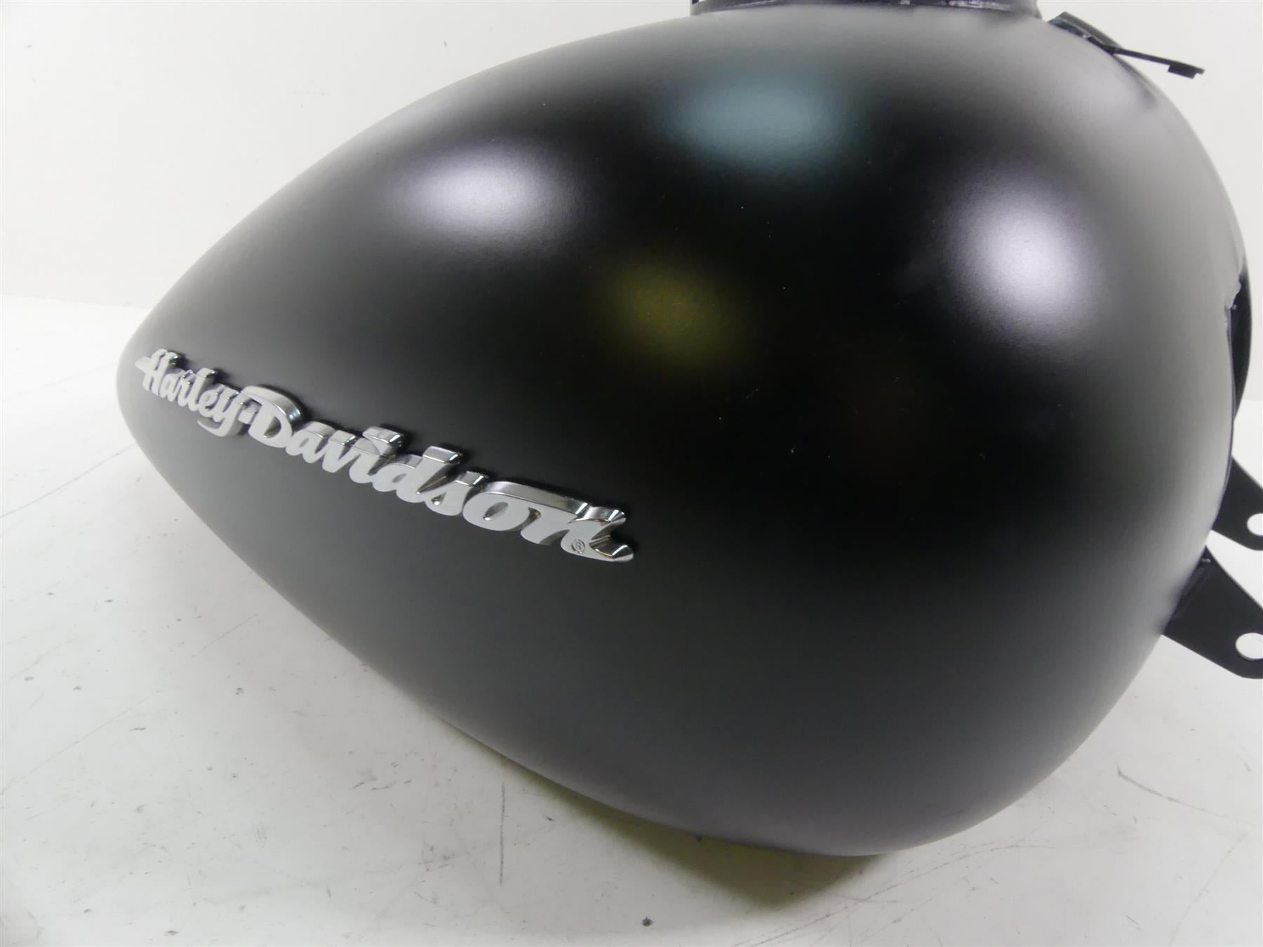 2016 Harley Touring FLTRX Road Glide Fuel Gas Petrol Tank Reservoir 61356-08 {{ shop.shopifyCountryName }} - Mototech271