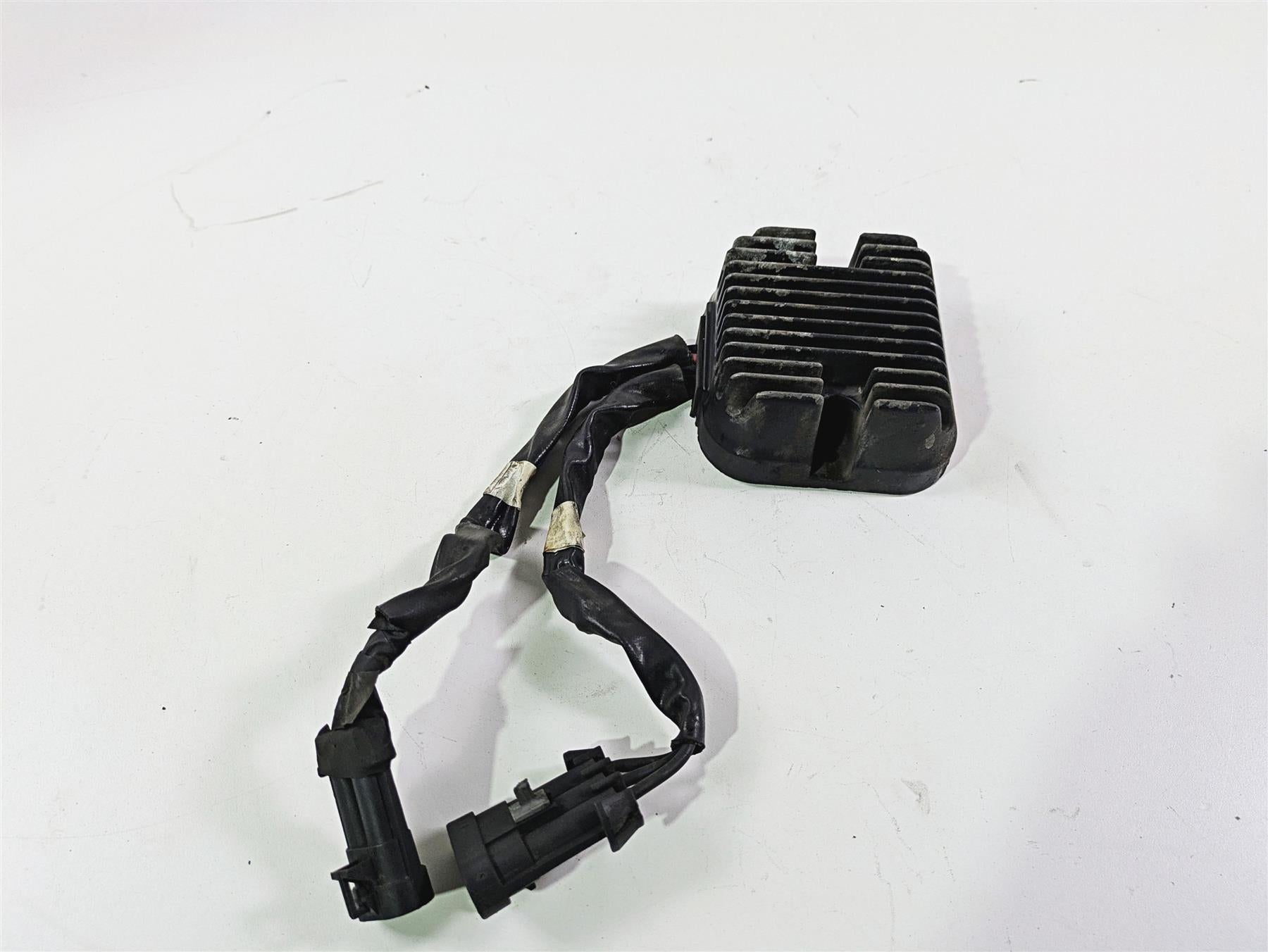 2018 Indian Springfield Dark Horse Rectifier Voltage Regulator 4014300 {{ shop.shopifyCountryName }} - Mototech271