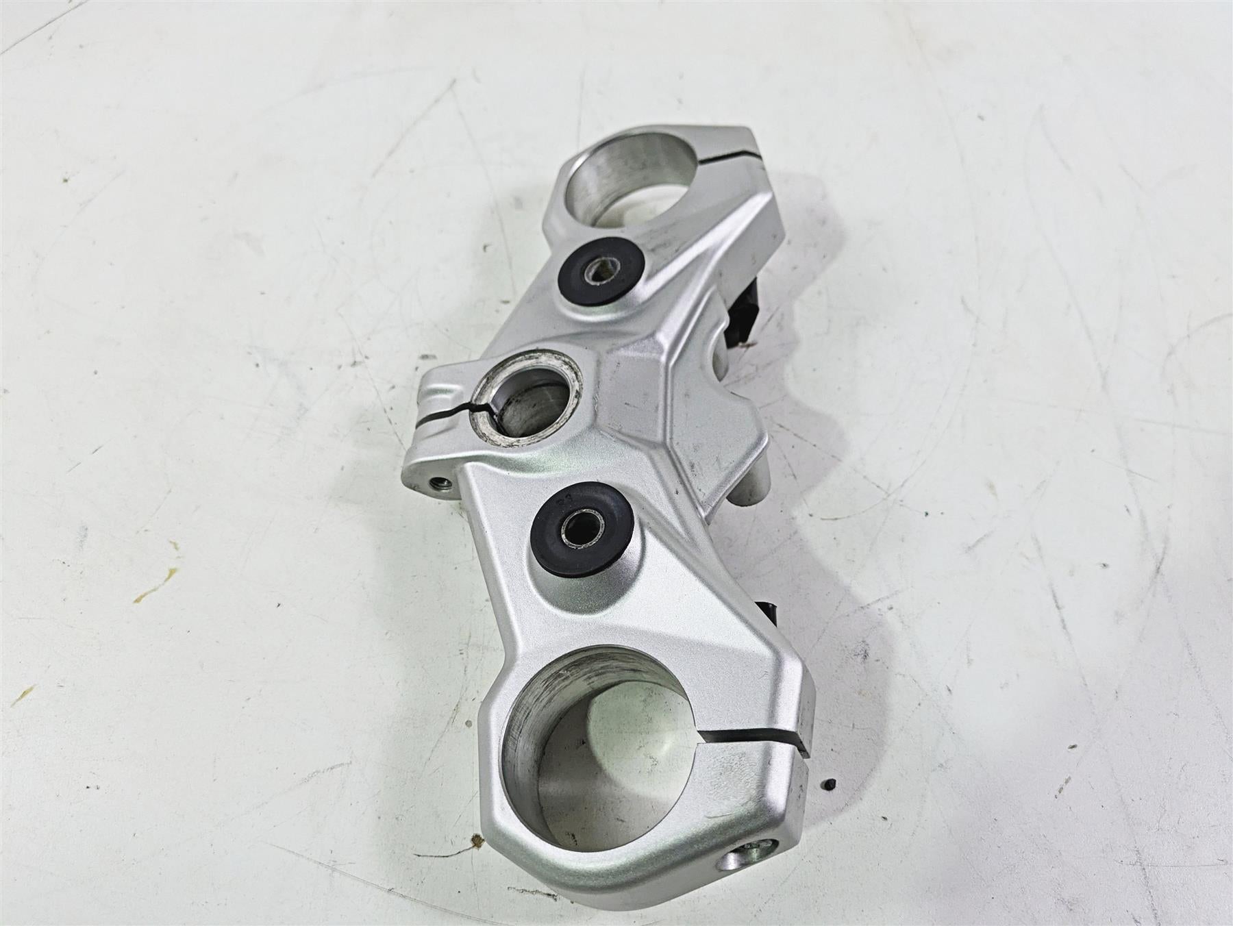 2023 BMW G310R K03 Upper Triple Tree Steering Clamp 31428554115 {{ shop.shopifyCountryName }} - Mototech271
