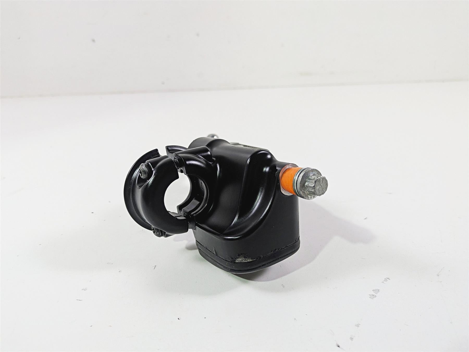 2014 Harley FXDF Dyna Fat Bob Front Brake Master Cylinder 11/16 45170-08F {{ shop.shopifyCountryName }} - Mototech271