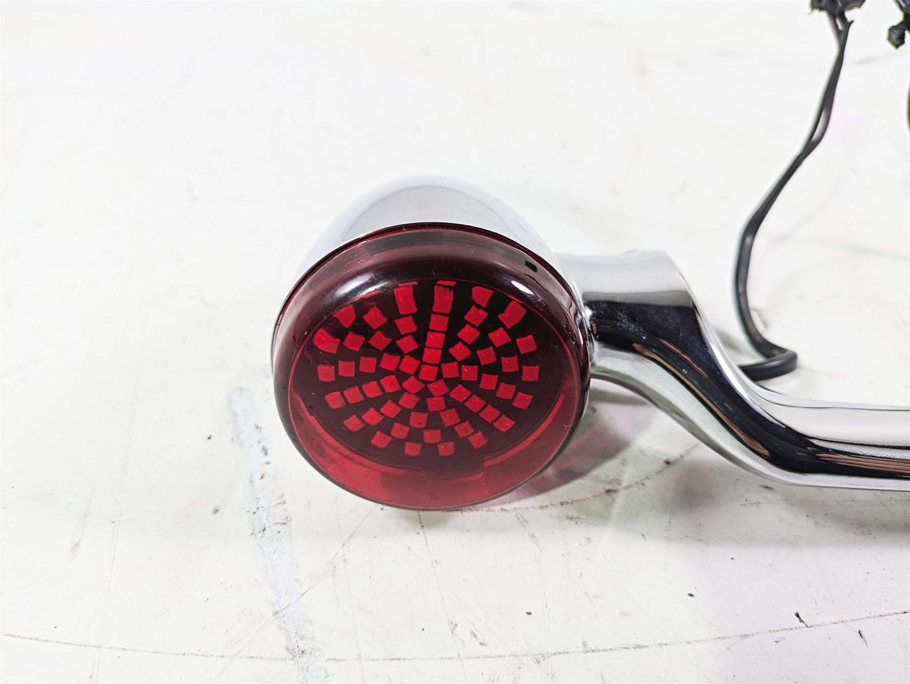 2007 Harley Touring FLHTCU SE CVO E-Glide Rear Blinker Turn Signal Bar 68629-05 {{ shop.shopifyCountryName }} - Mototech271