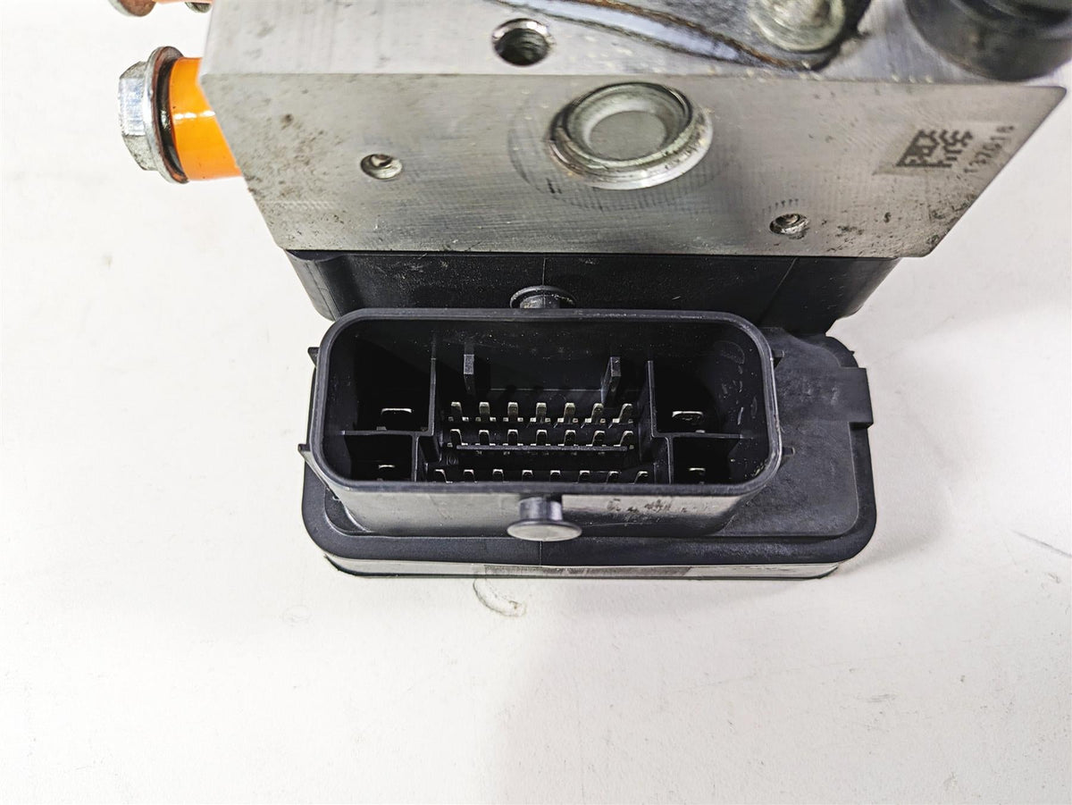 2020 Harley Touring FLHT Electra Glide Abs Brake Pump Module 41100104C {{ shop.shopifyCountryName }} - Mototech271