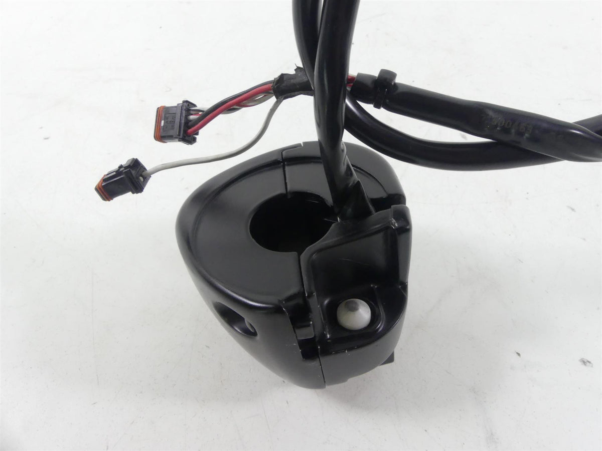2019 Harley Softail FXBB Street Bob Right Hand Start Control Switch 71500462 {{ shop.shopifyCountryName }} - Mototech271