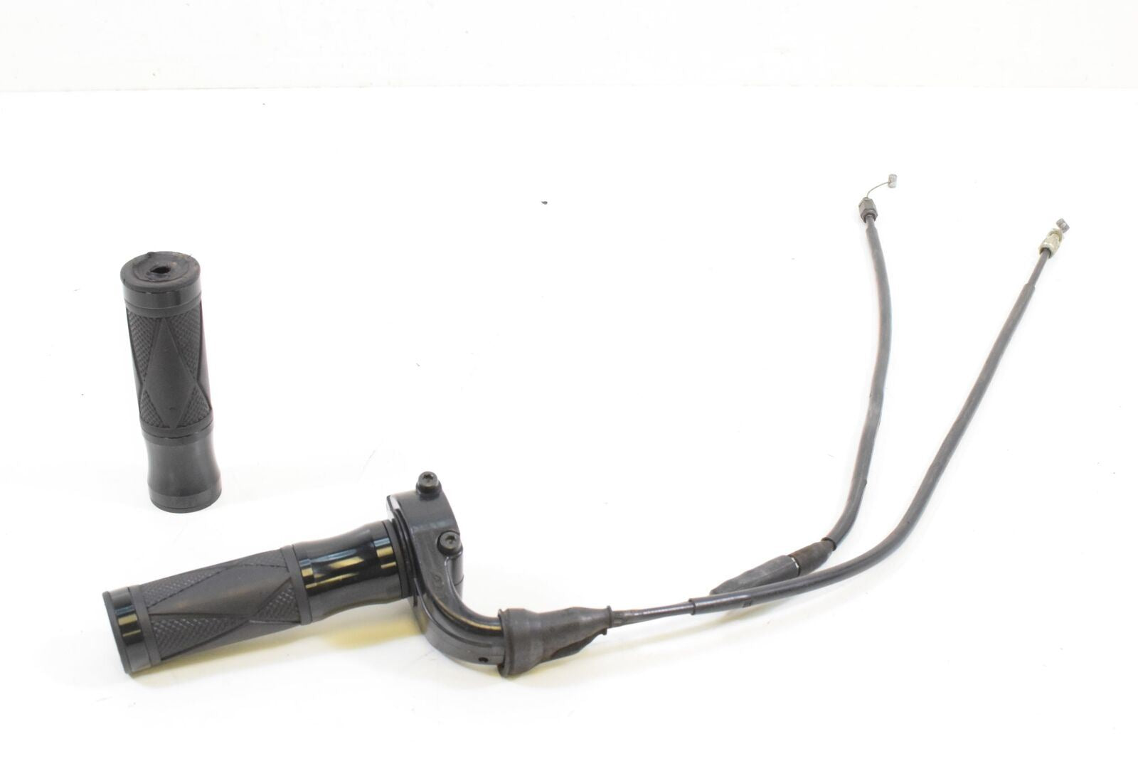 2005 Yamaha YZFR1 YZF R1 Throttle Grip Cable Set 4YR-26240-02-00 {{ shop.shopifyCountryName }} - Mototech271
