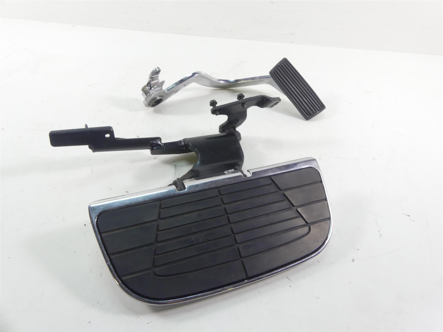 2005 Honda V-Twin VTX1800 S3 Right Front Floor Board Brake Pedal 50615-MCV-000 {{ shop.shopifyCountryName }} - Mototech271