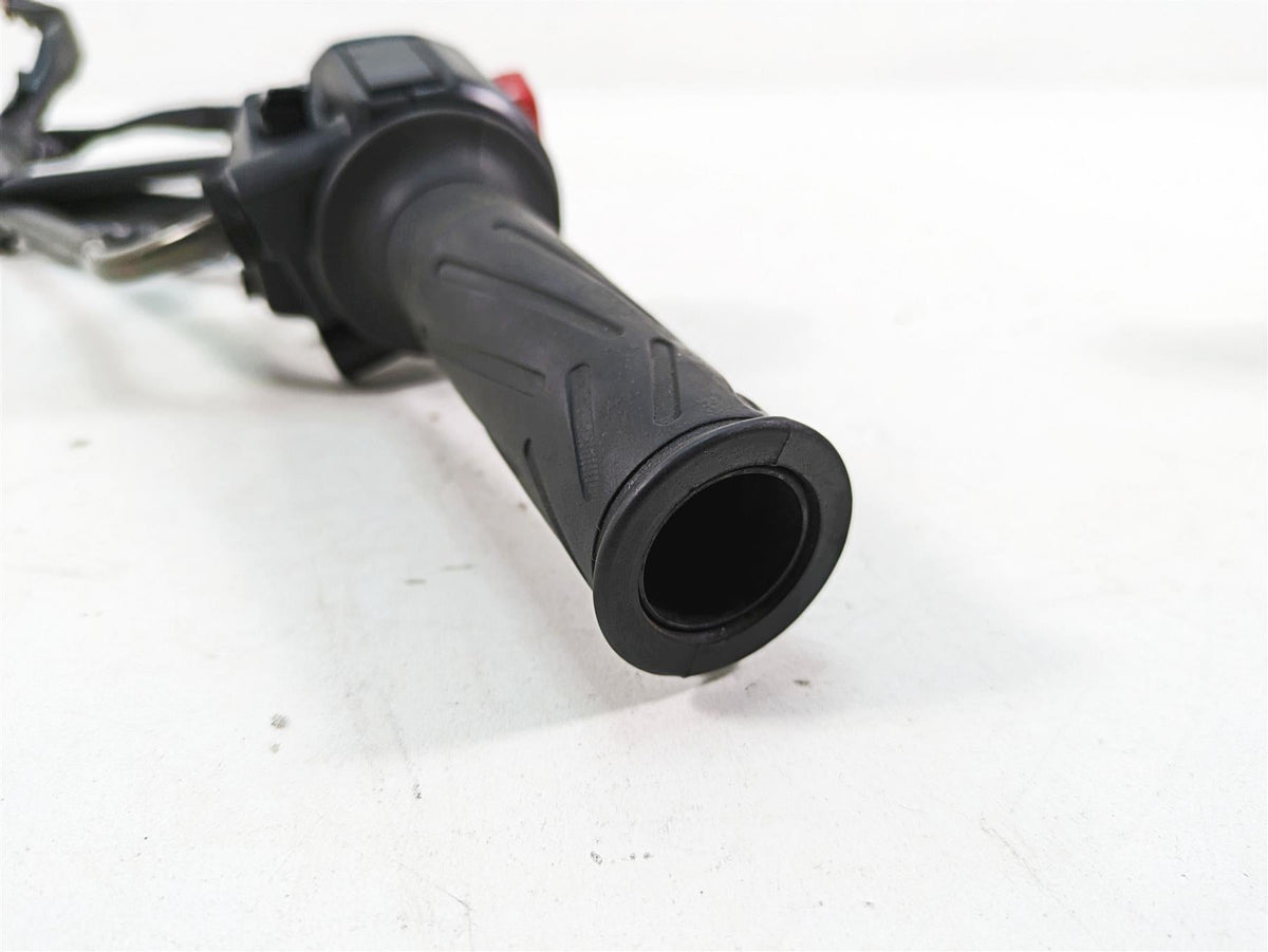 2002 Yamaha FZ1 FZS1000 Fazer Right Hand Control Switch - Read 5LV-83975-01-00 {{ shop.shopifyCountryName }} - Mototech271