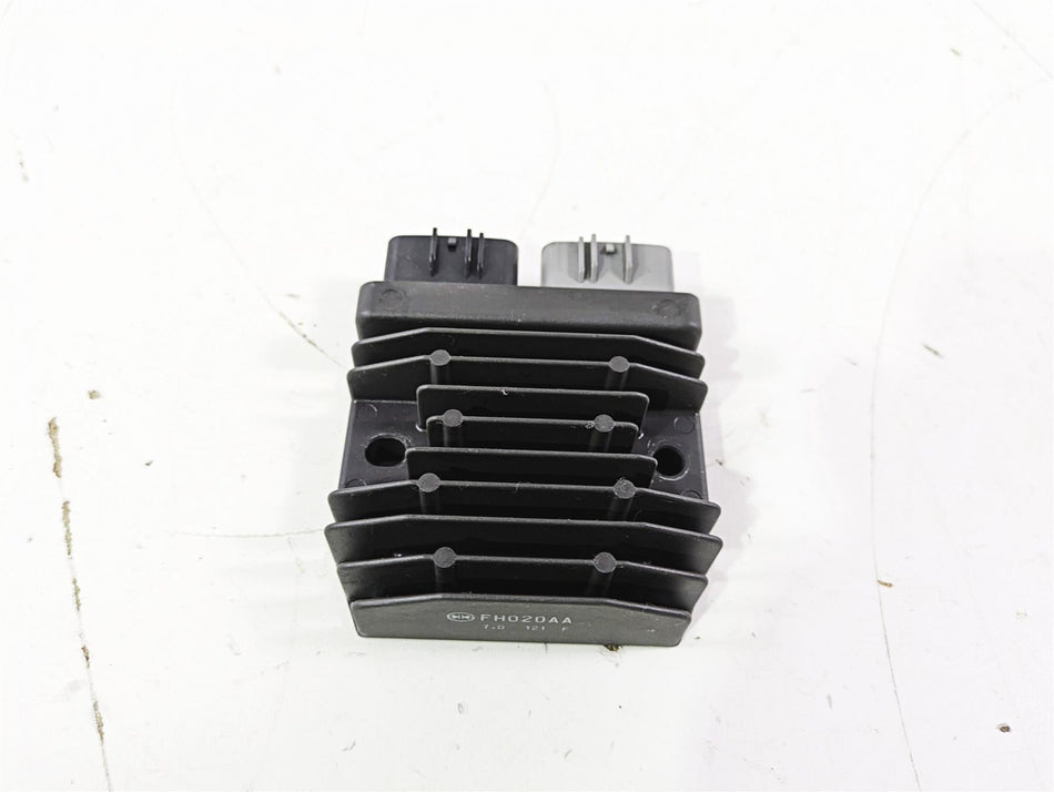 2019 Triumph Speed Triple RS 1050 Rectifier Voltage Regulator T1300675 FH020AA {{ shop.shopifyCountryName }} - Mototech271