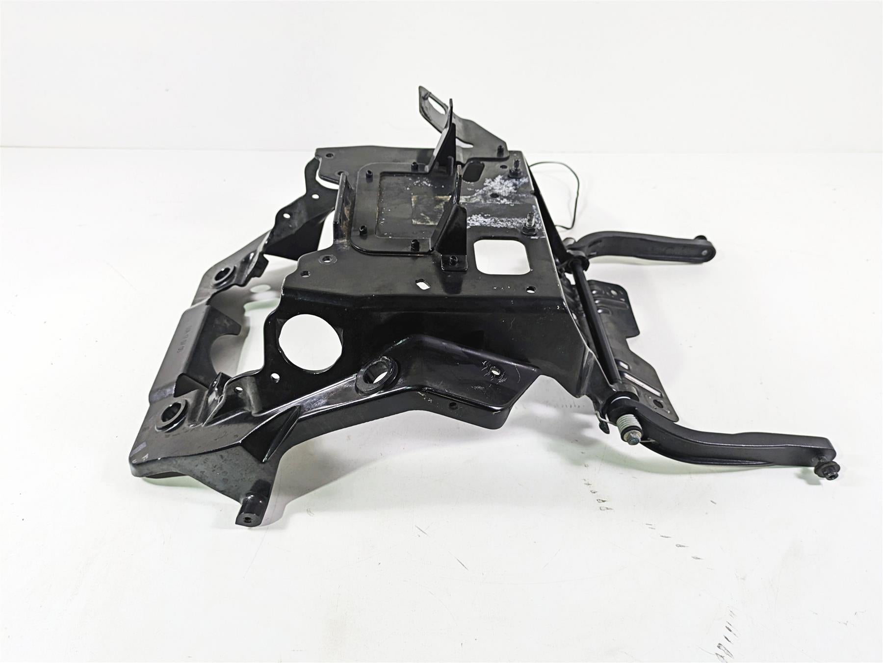 2018 Indian Chieftain Dark Horse Front Fairing Mount Holder Carrier 1020734 {{ shop.shopifyCountryName }} - Mototech271