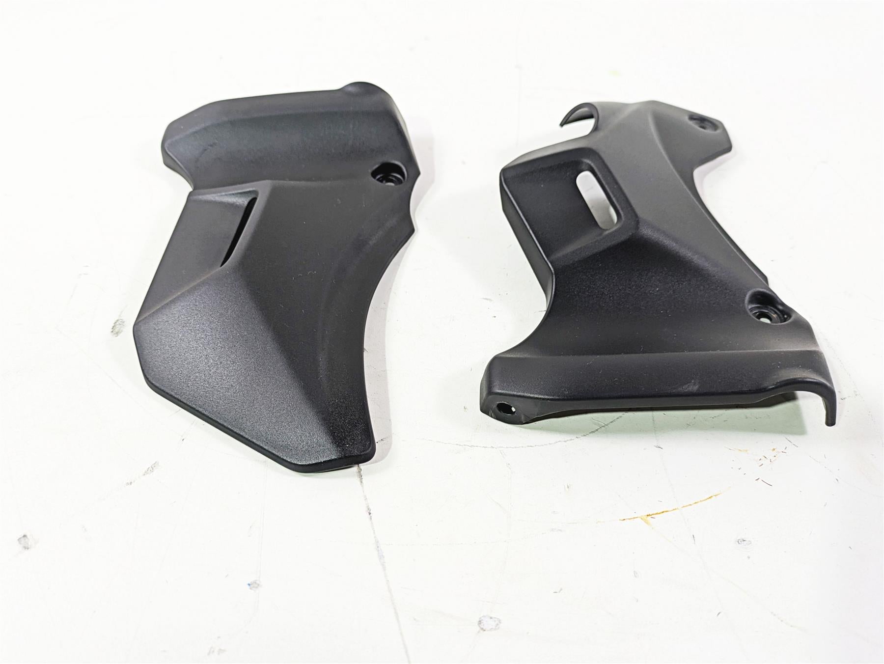 2022 Kawasaki ZR900RS Cafe Neck Frame Cover Fairing Set 14093-0621 14093-0620 {{ shop.shopifyCountryName }} - Mototech271