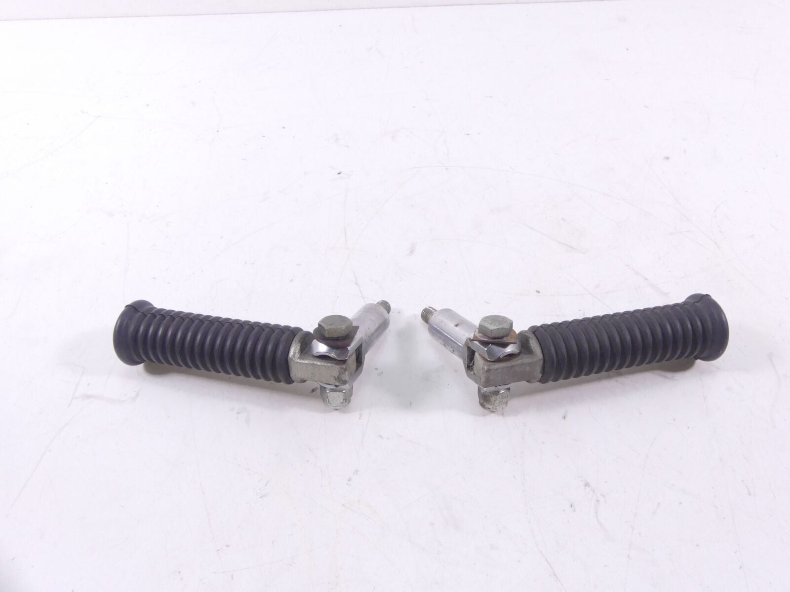 2002 Harley FLSTCI Softail Heritage Rear Passenger Footpeg Foot Peg Set 50942-00 {{ shop.shopifyCountryName }} - Mototech271