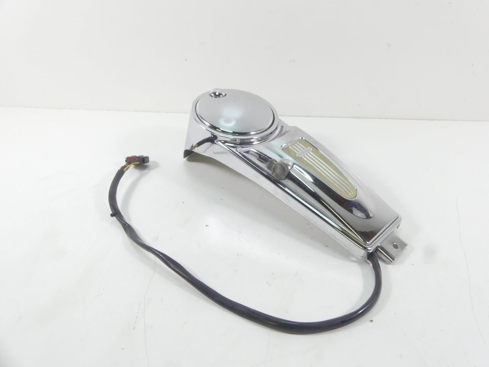 2006 Harley Touring FLHCU SE CVO Fuel Tank Dash Cover Fairing - Dented 61270-98A {{ shop.shopifyCountryName }} - Mototech271