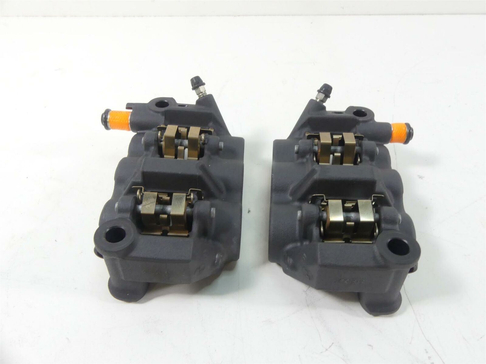 2020 Yamaha VMX17 1700 Front Brake Caliper Set 4C8-2580T-10-00 2S3-2580U-00-00 {{ shop.shopifyCountryName }} - Mototech271
