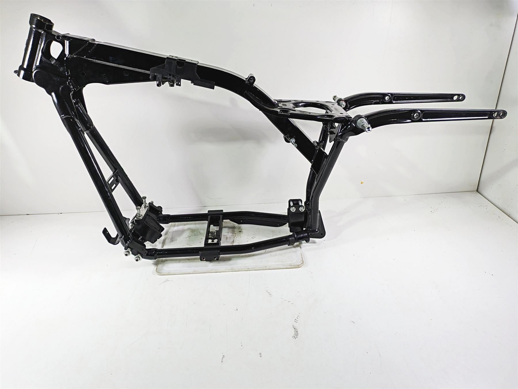 2017 Harley Dyna FXDB Street Bob Straight Main Frame Chassis 29dgr With Clean California Title 47745-06B {{ shop.shopifyCountryName }} - Mototech271