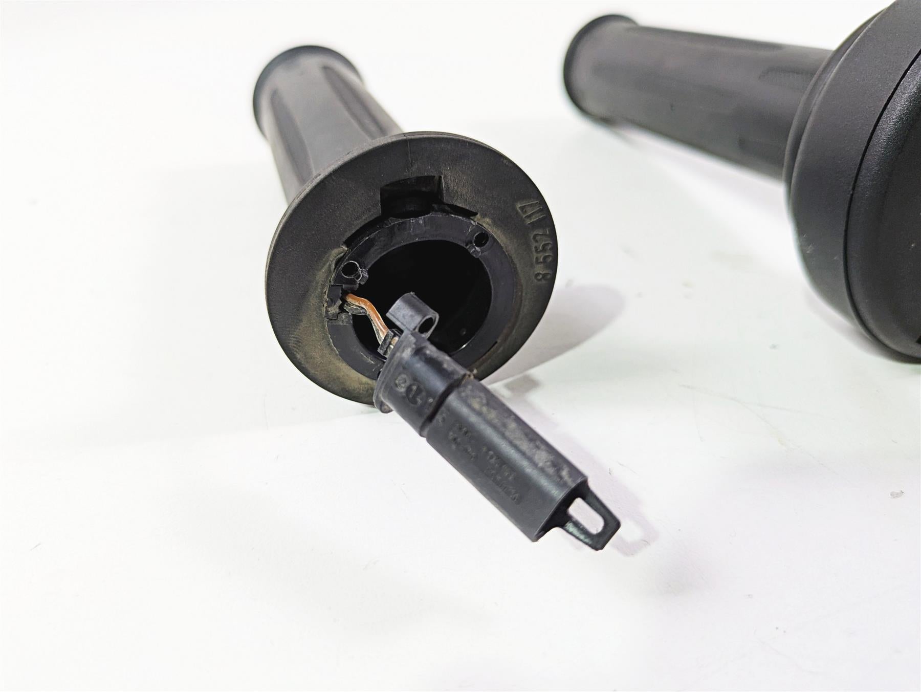 2015 BMW R1200 GS Adv K51 Left Right Heated Cruise Hand Grip Set 61318552120 {{ shop.shopifyCountryName }} - Mototech271