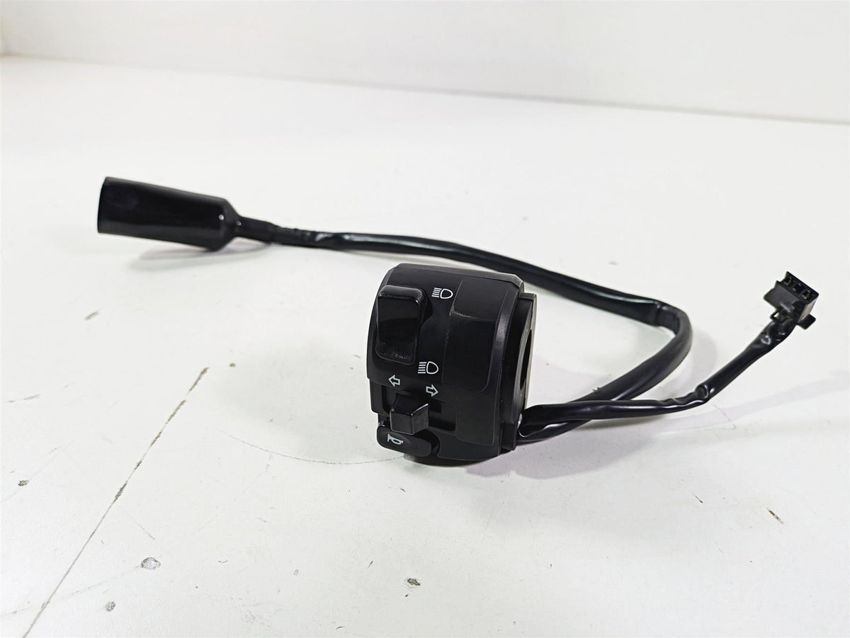 2023 Kawasaki EX400 Ninja Left Hand Turn Signal Control Switch 46091-0372 {{ shop.shopifyCountryName }} - Mototech271