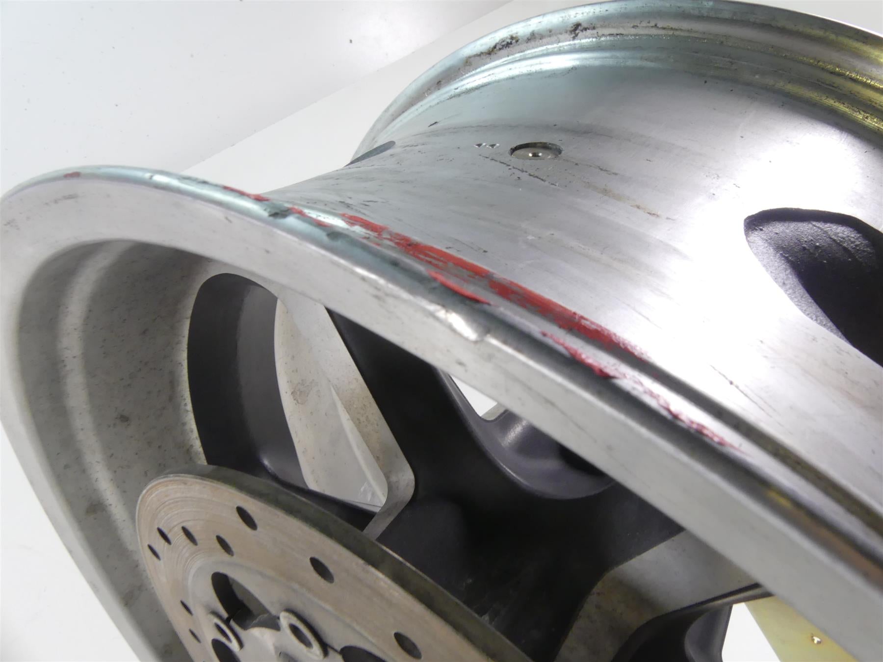 2013 Harley VRSCF Muscle V-Rod Straight Rear Wheel Rim 18x8 - Read 40900169 {{ shop.shopifyCountryName }} - Mototech271