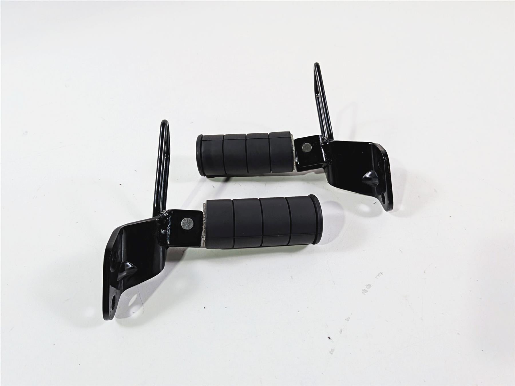 2005 Suzuki VZ800 M50 Boulevard Passenger Footpeg Set 43600-39G00 43700-39G00 {{ shop.shopifyCountryName }} - Mototech271