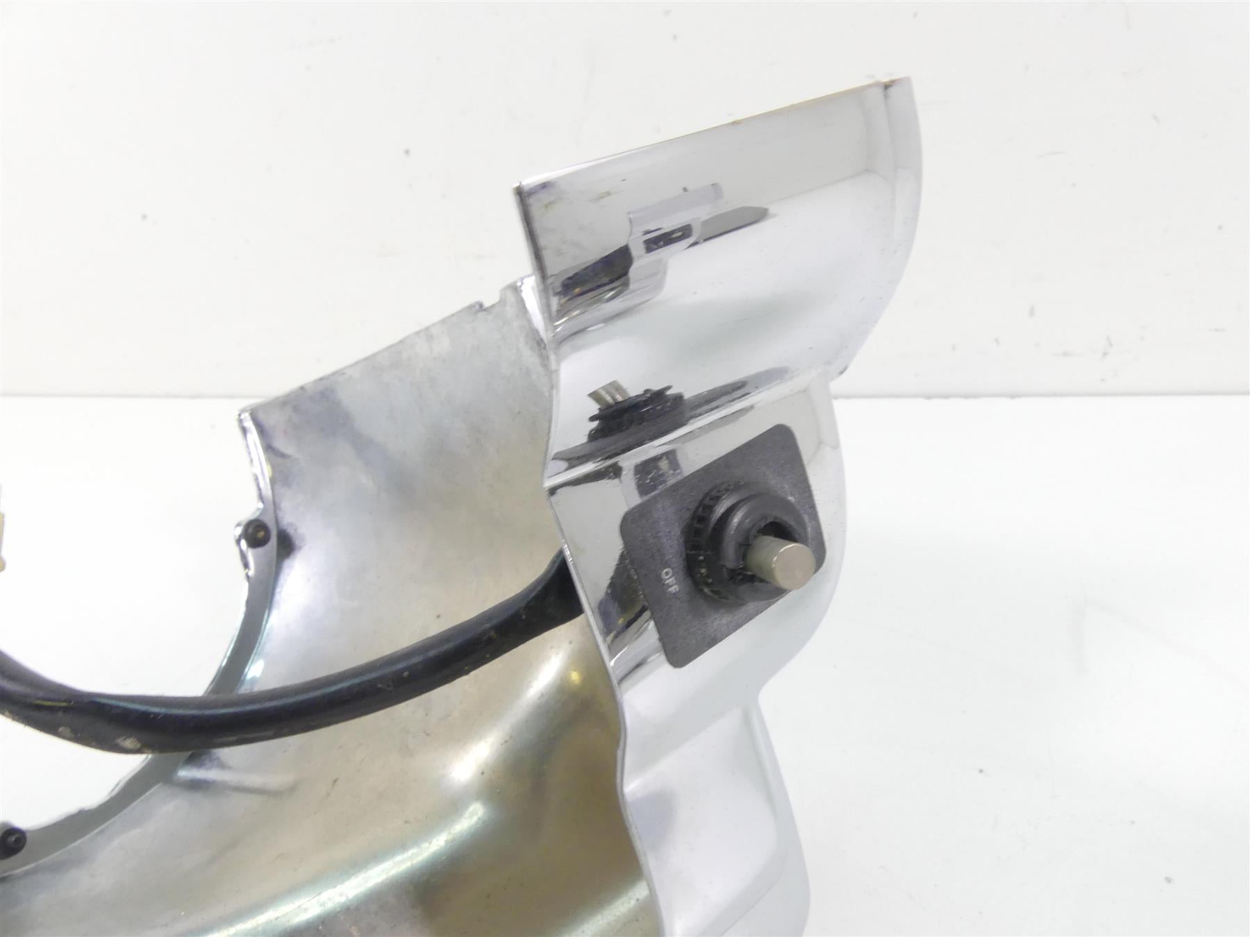 2002 Harley Touring FLHRCI Road King Chrome Headlight Covers Nacelle 67866-94 {{ shop.shopifyCountryName }} - Mototech271