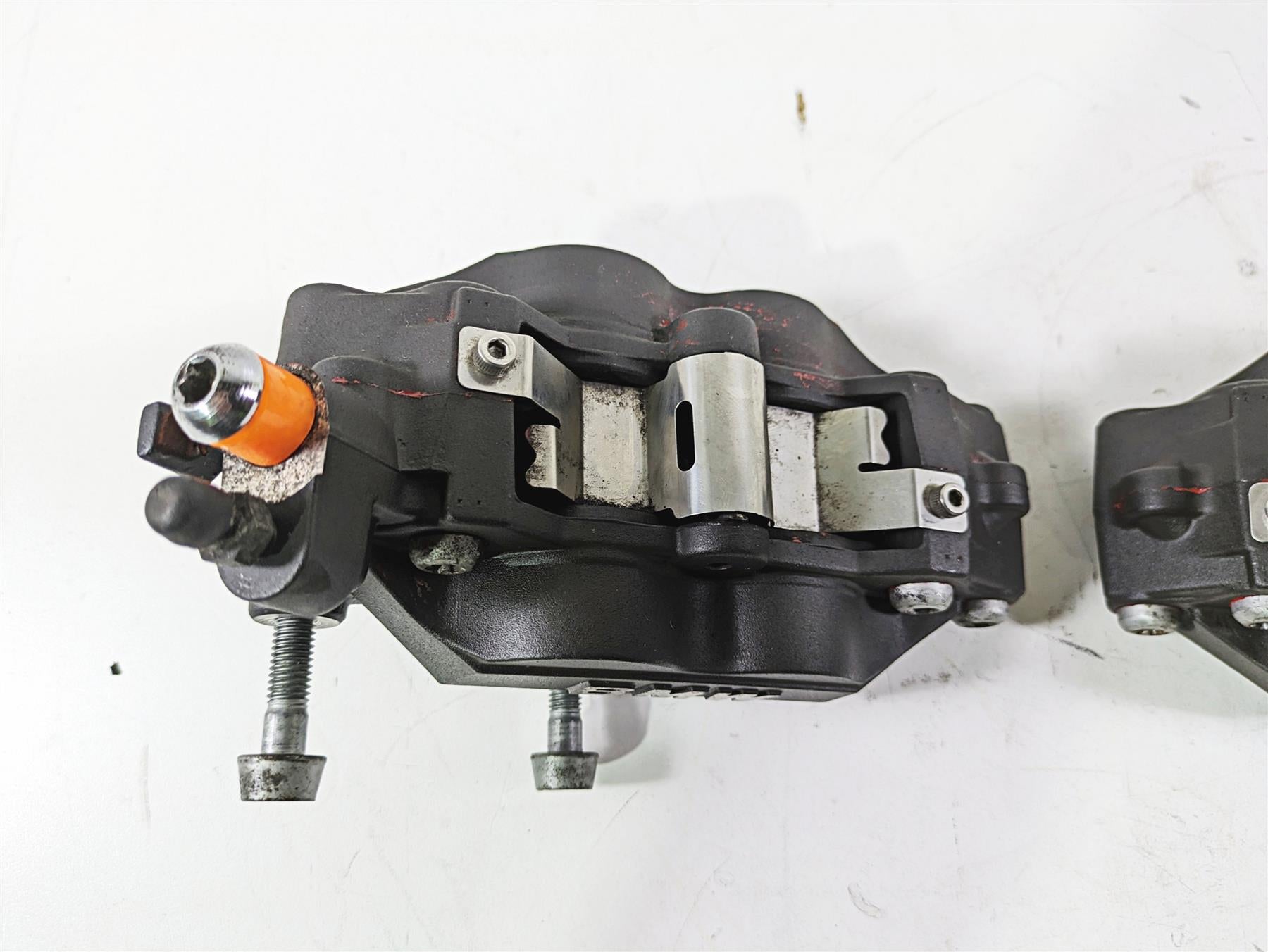 2004 BMW R1150GS R21 Front Brake Caliper Set Tokico 34117670391 34117670392 {{ shop.shopifyCountryName }} - Mototech271