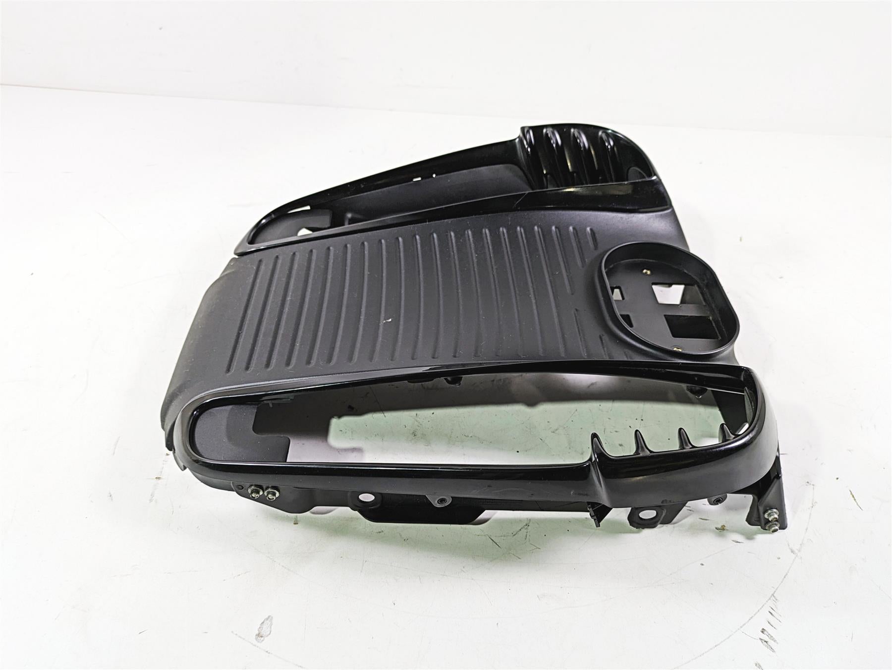 2013 Harley VRSCDX Night Rod Sp Radiator Center Cover Fairing 26813-08A 26788-08 {{ shop.shopifyCountryName }} - Mototech271