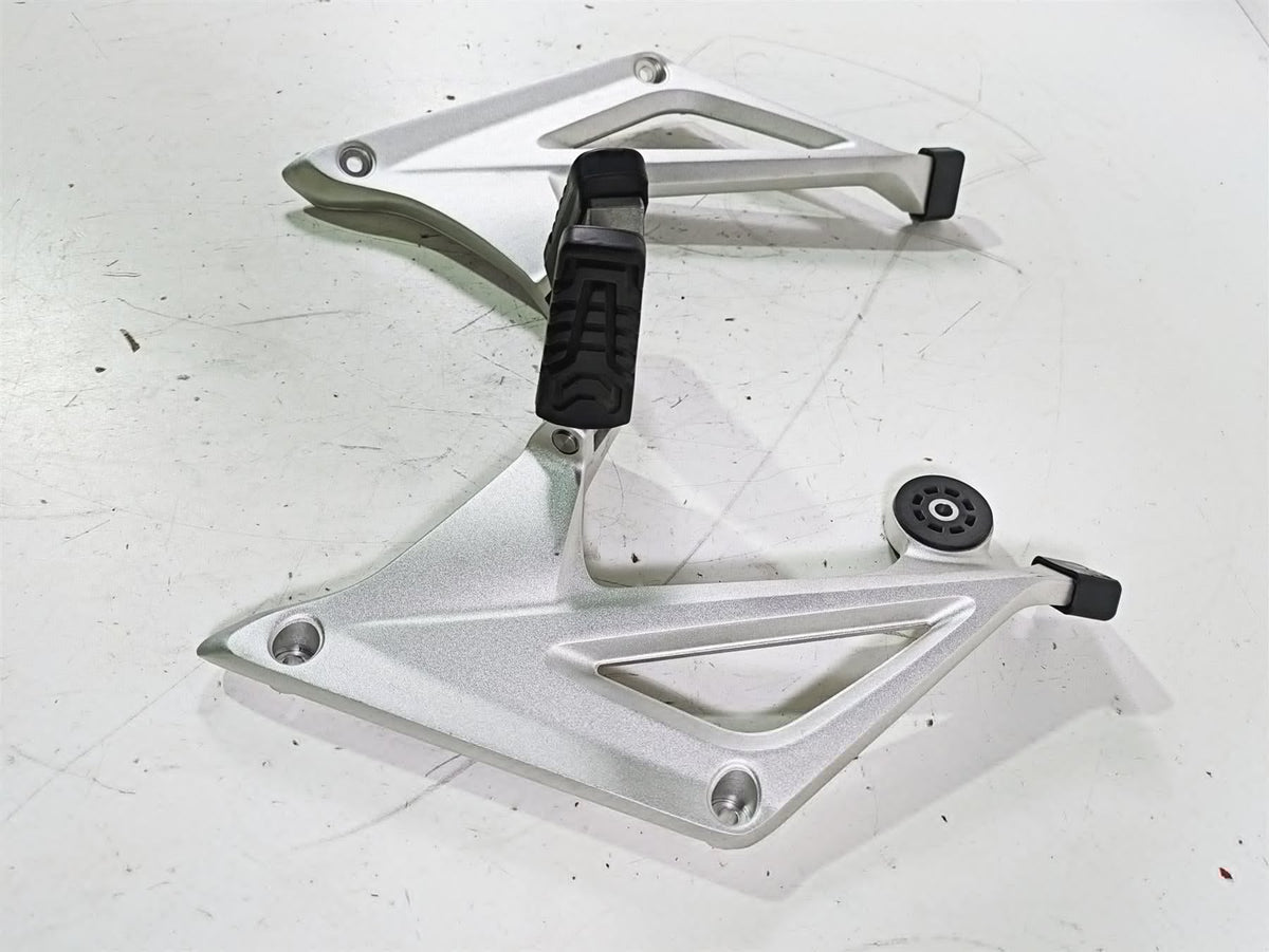 2014 BMW R1200 RT RTW K52 Passenger Footpeg Set 46718534789 46718534790 {{ shop.shopifyCountryName }} - Mototech271