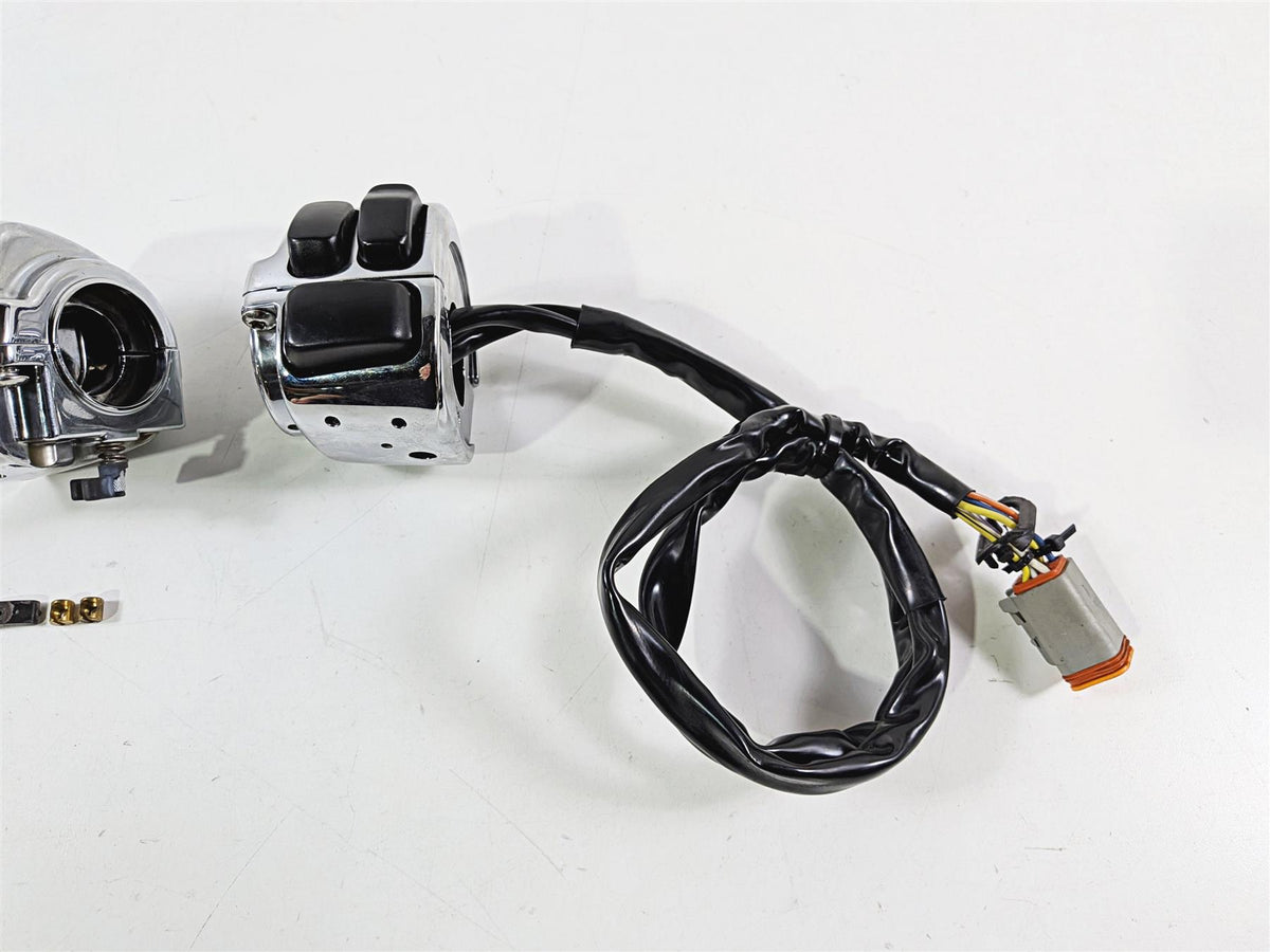 2005 Harley Softail FLSTFSE CVO Fat Boy Left right Hand Control Switch 71682-06A-Mototech271