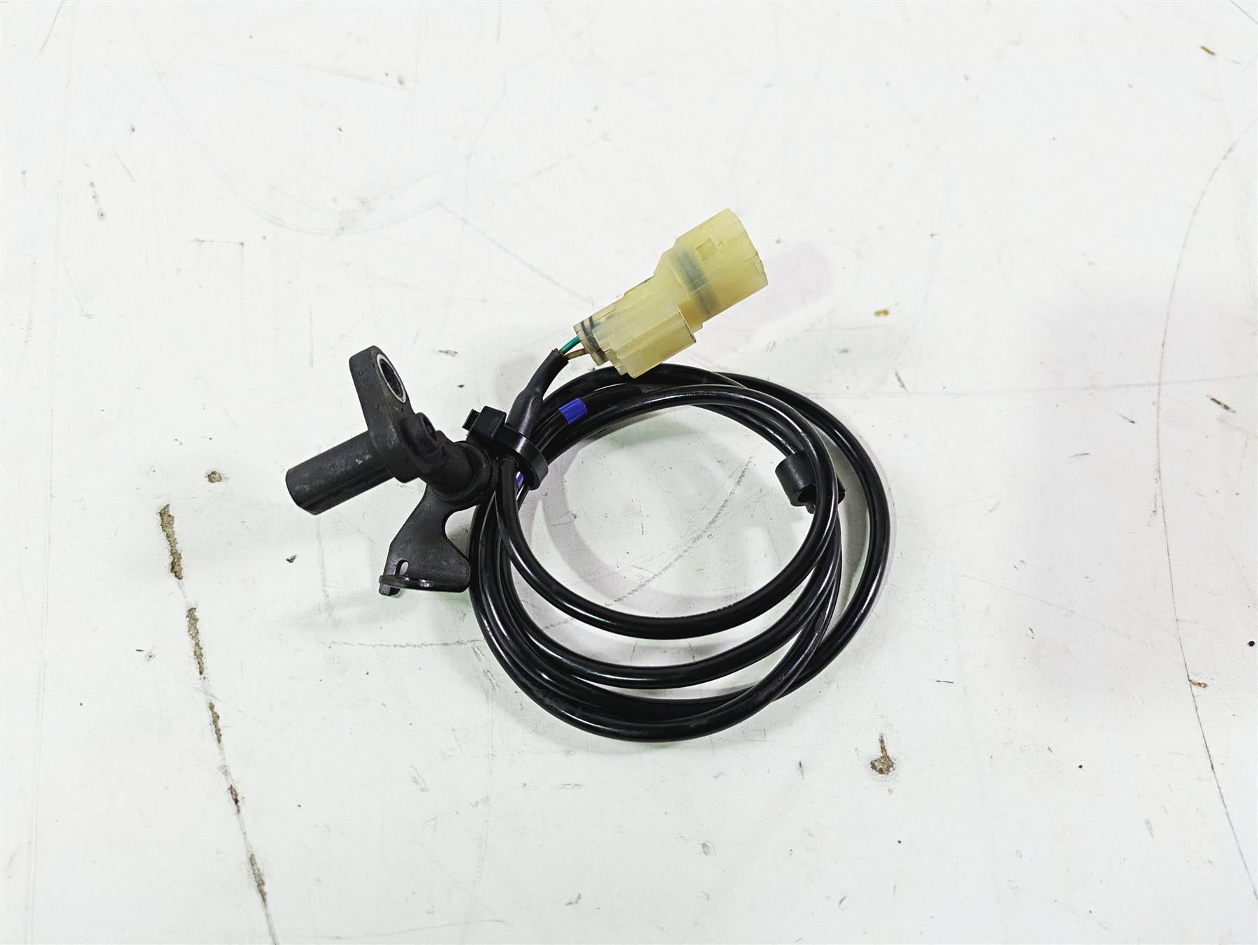 2019 Triumph Speed Triple RS 1050 Rear Abs Brake Wheel Speed Sensor T2021672 {{ shop.shopifyCountryName }} - Mototech271