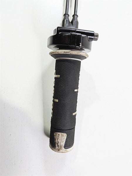 2008 Yamaha YZF R1 RN19 Throttle Grip & Cables 4C8-26240-00-00 4C8-26302-00-00 {{ shop.shopifyCountryName }} - Mototech271