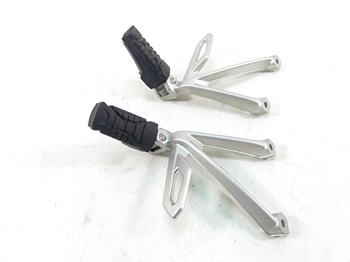 2016 BMW R1200GS Adv K51 Rear Passenger Footpeg Set 46718526741 46718526742 {{ shop.shopifyCountryName }} - Mototech271
