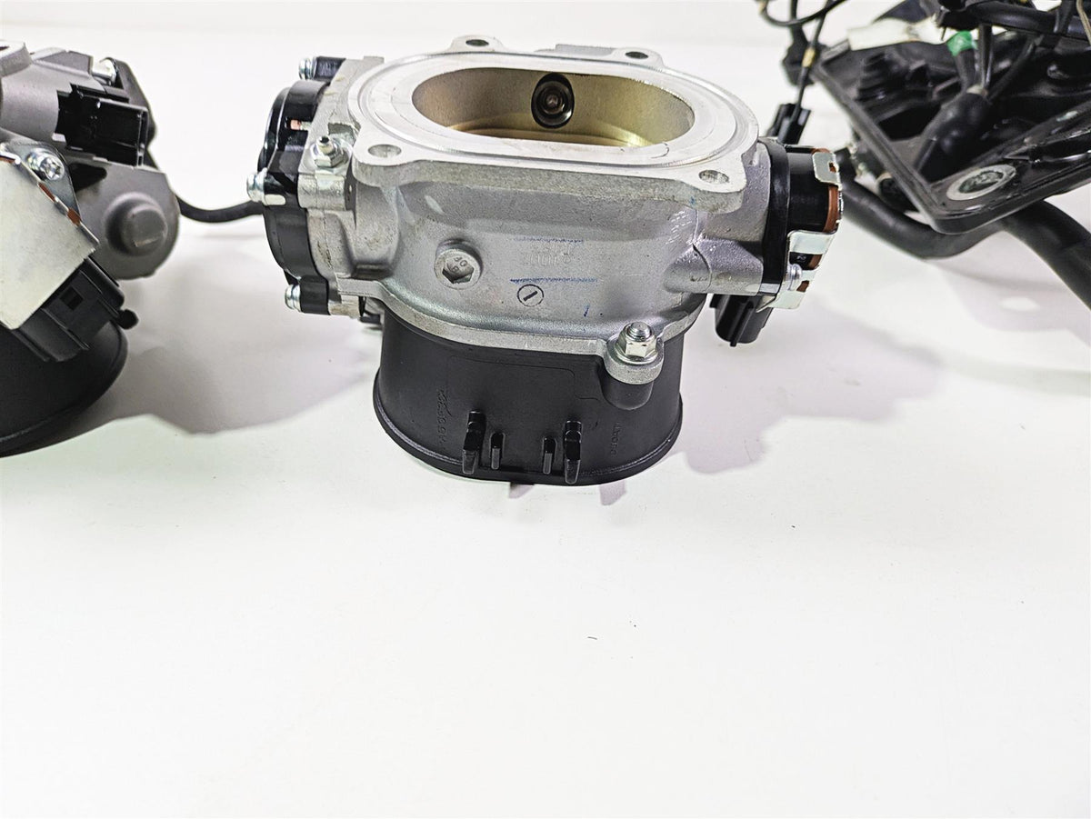 2022 Ducati Streetfighter V2 Throttle Bodies & Air Box Set 44212343B 28241121A {{ shop.shopifyCountryName }} - Mototech271
